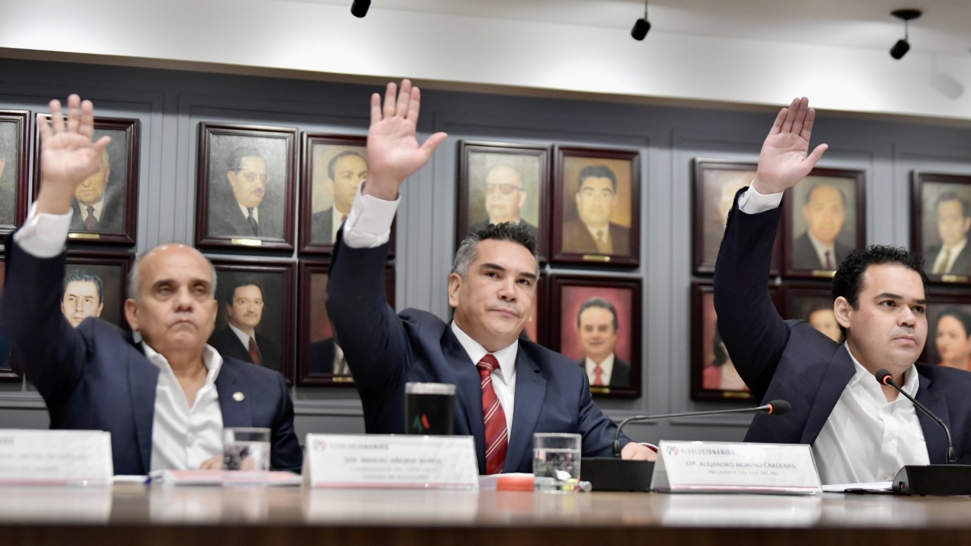 Arremeten contra Alejandro Moreno: mentiroso, traidor y corrupto