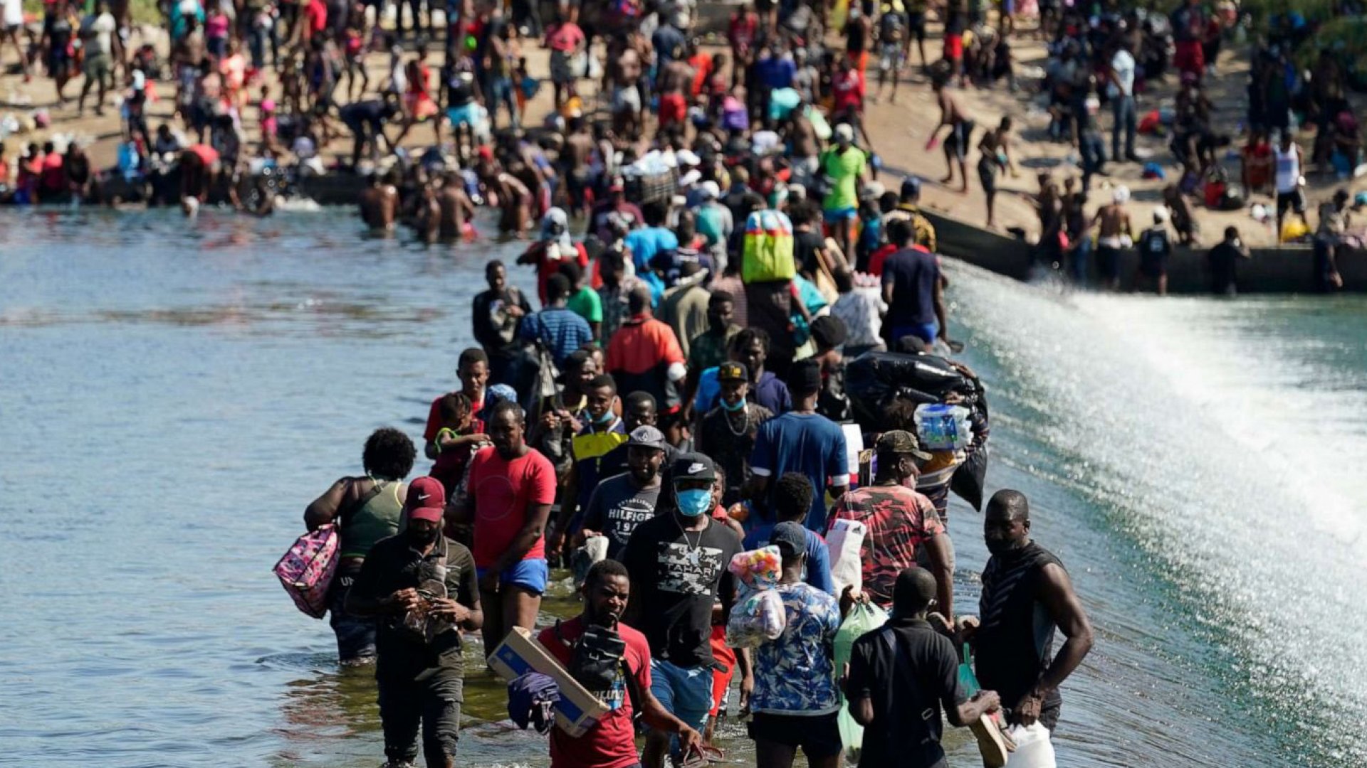 ‘No hay espacio para migrantes’, sentencia alcalde de NY
