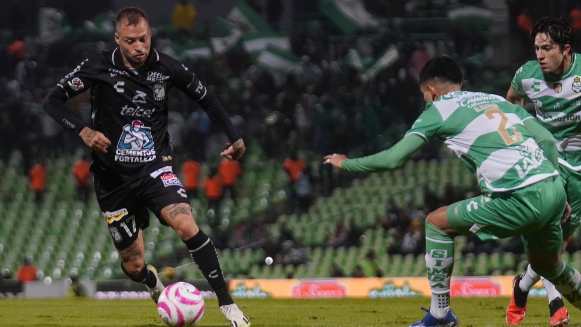 Cae Santos en casa con penoso 2-0 ante León