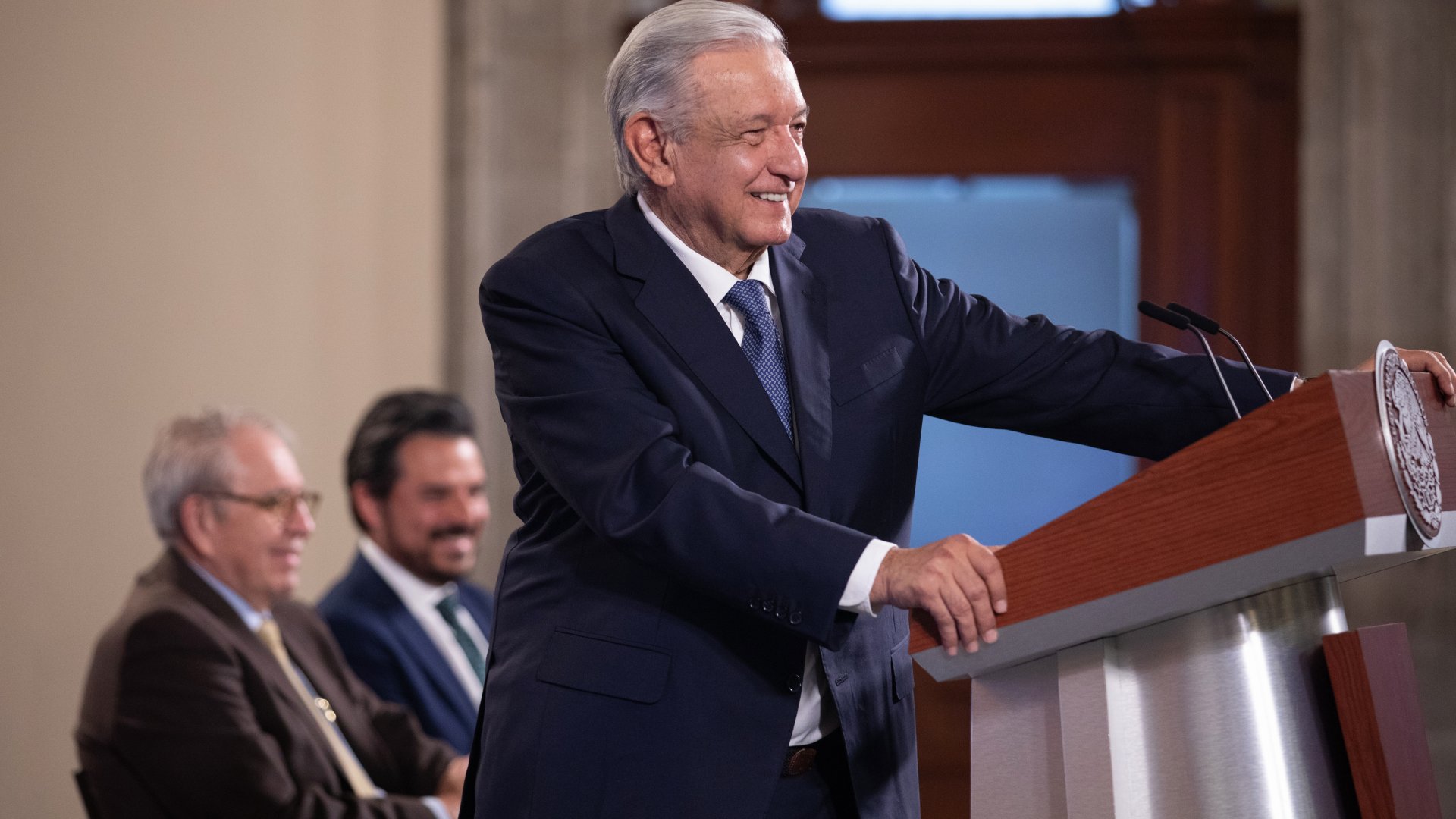 ‘Nosotros no queremos la guerra, somos pacifistas’, responde AMLO a embajadora de Israel en México 