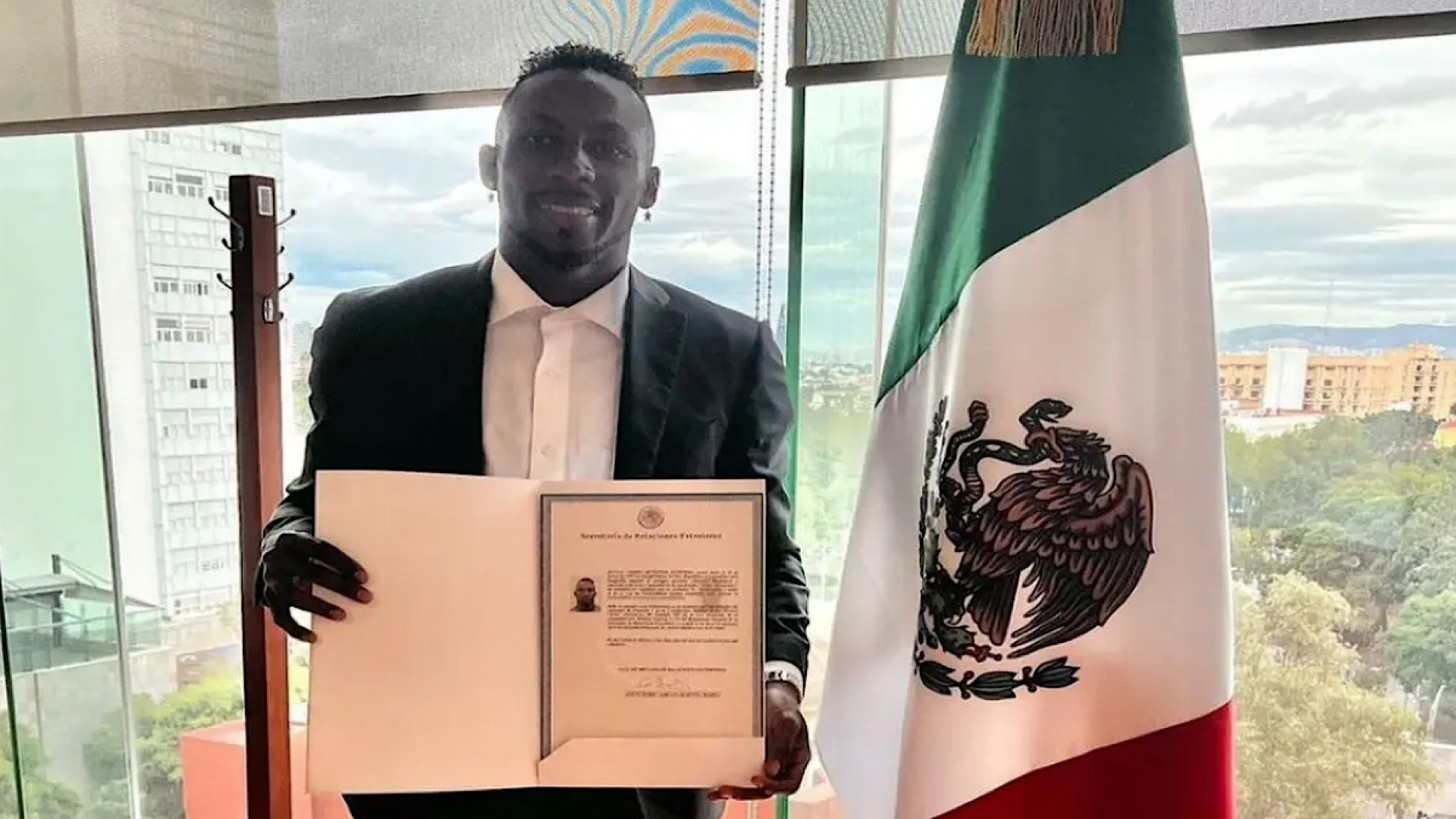 Julián Quiñones ya es mexicano y está listo para la selección 