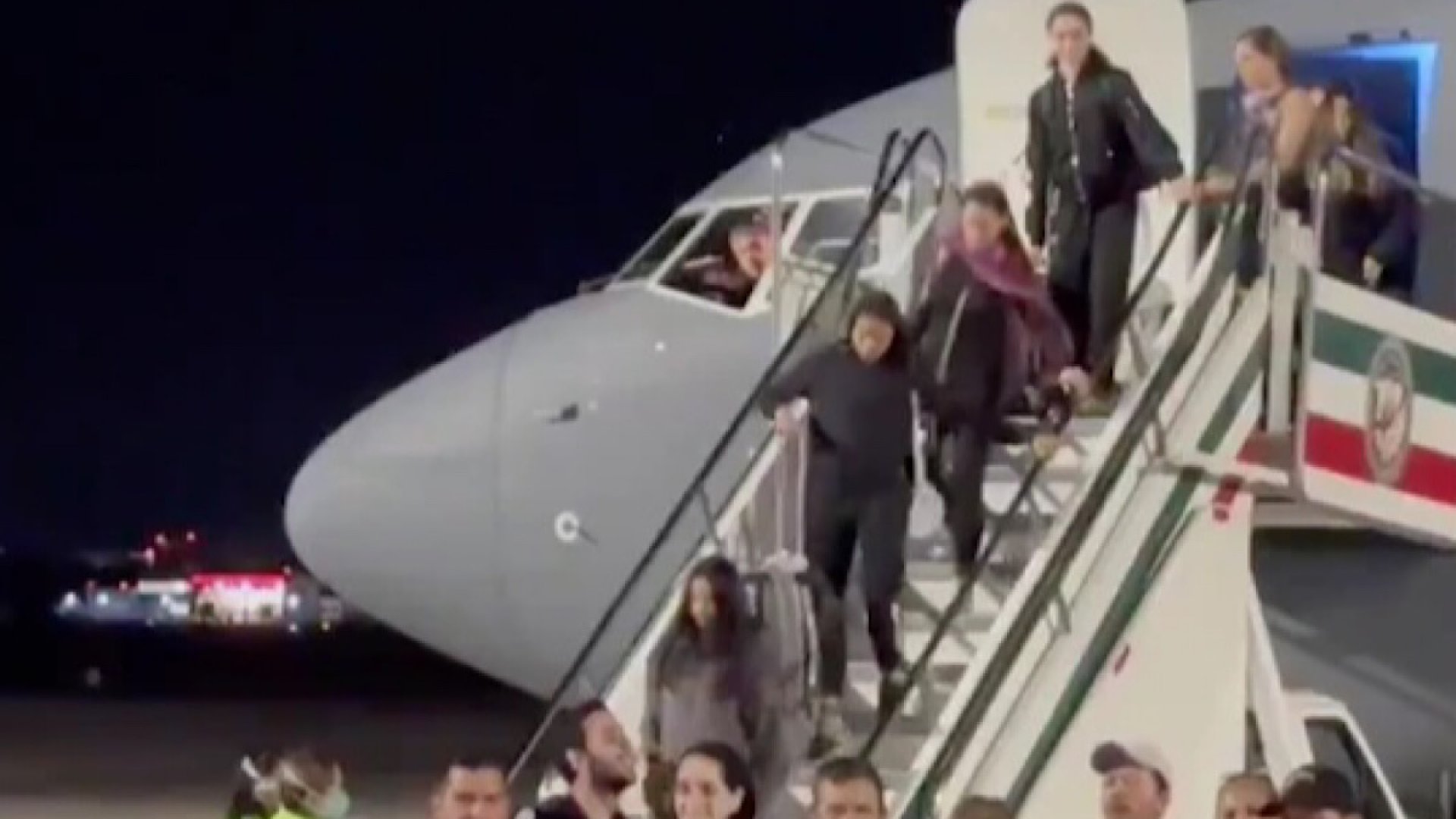 Gimnastas mexicanas llegan a México tras ser rescatadas de Israel
