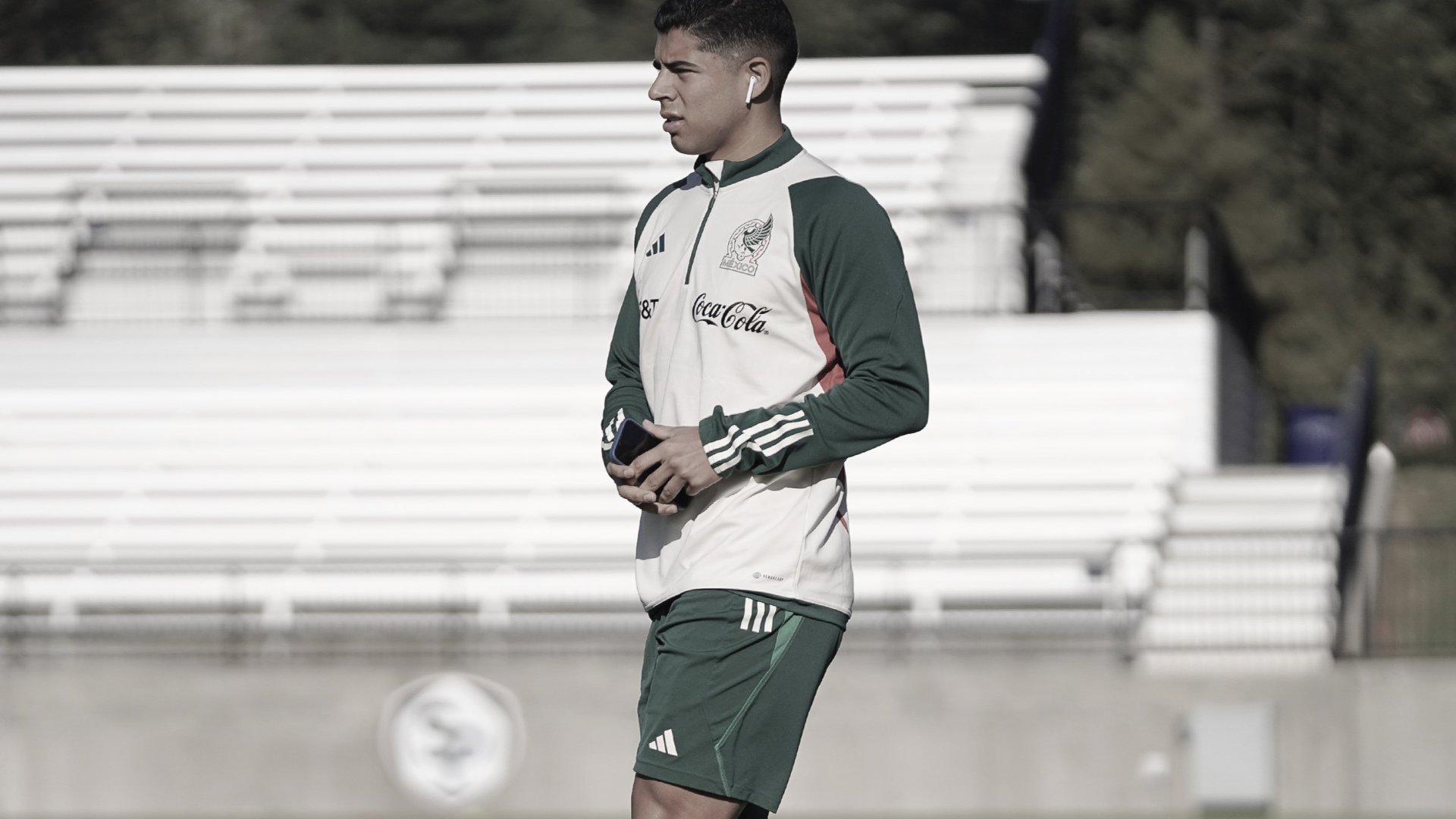 Víctor Guzmán causa baja de Selección Mexicana