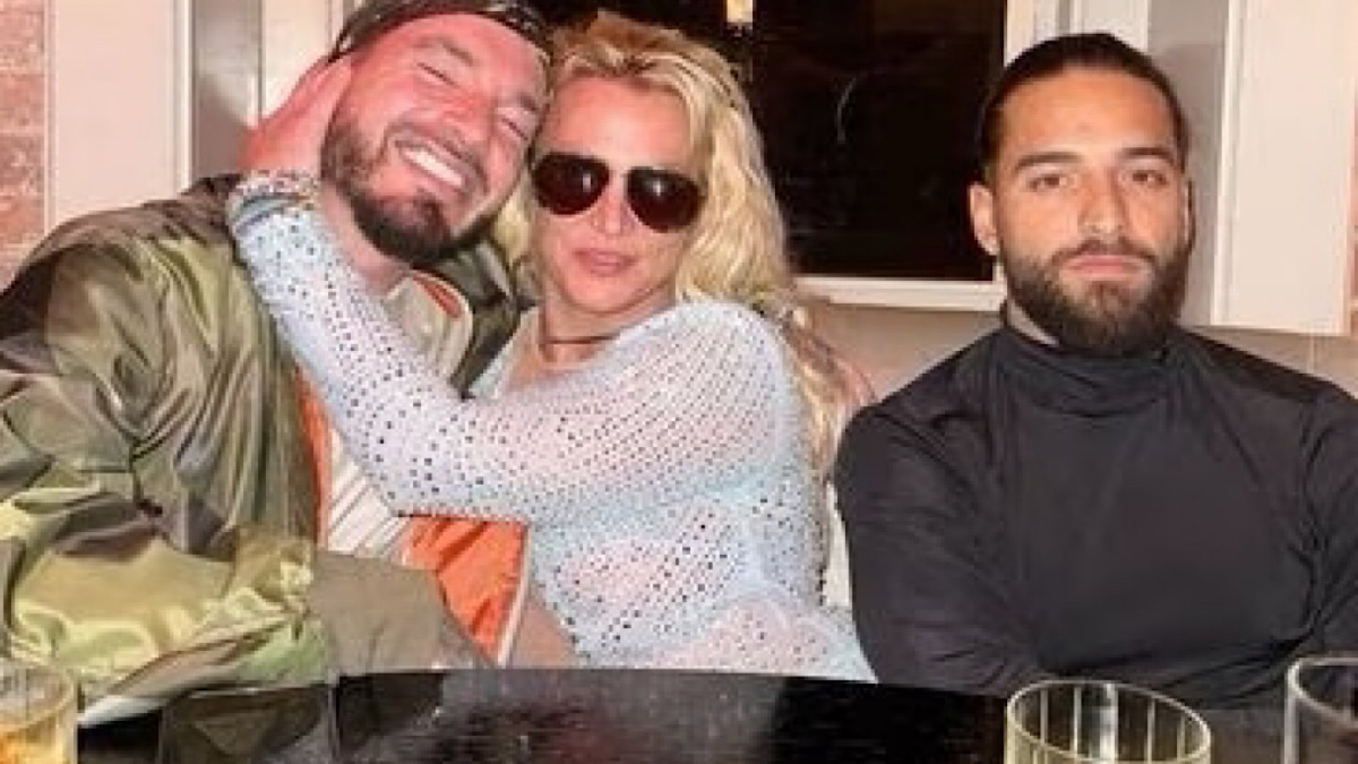¡Felices los tres! Britney Spears se reúne con Maluma y J Balvin