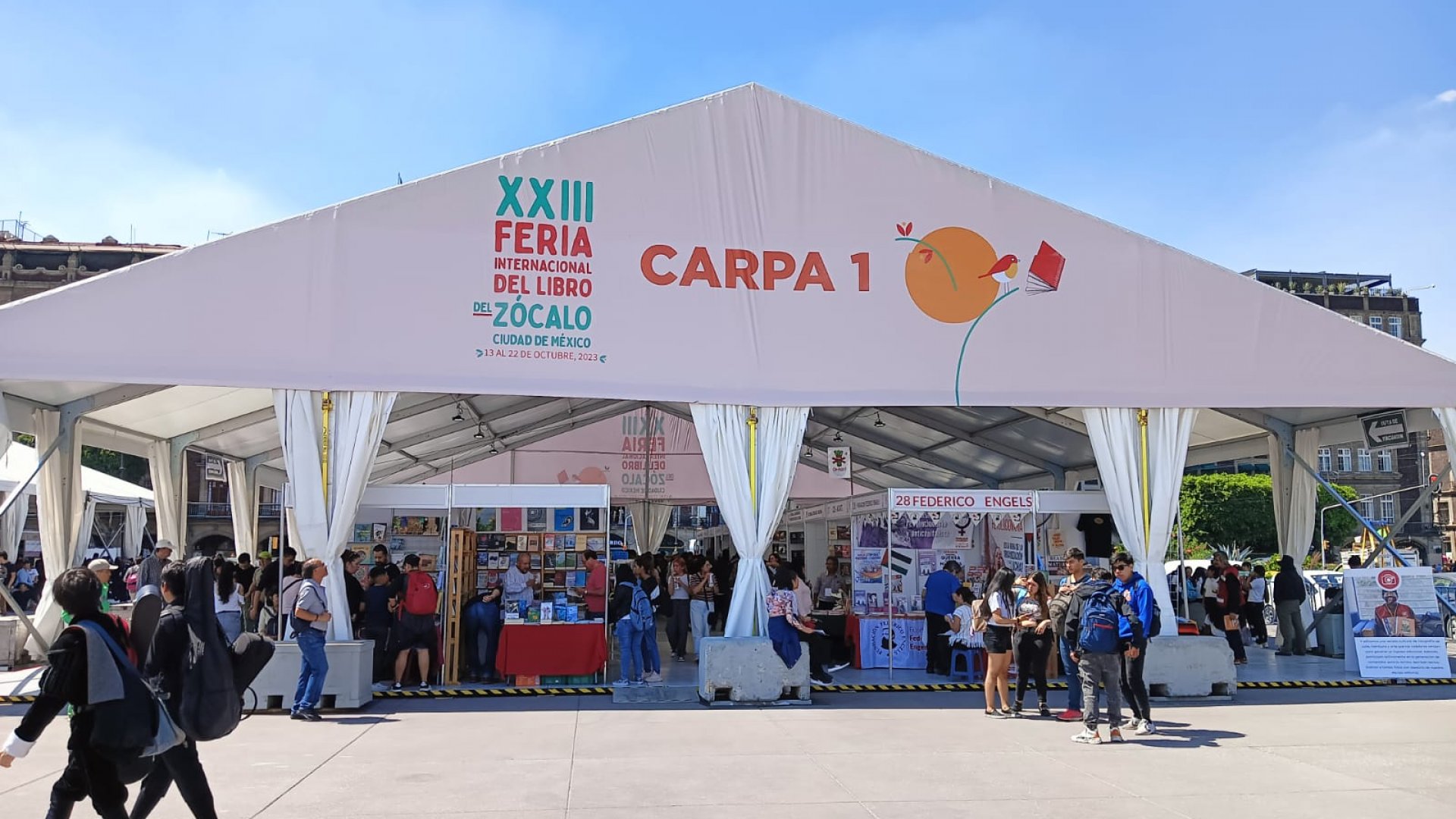 ¿De visita en CDMX? Lánzate a la XXIII Feria del Libro en el Zócalo