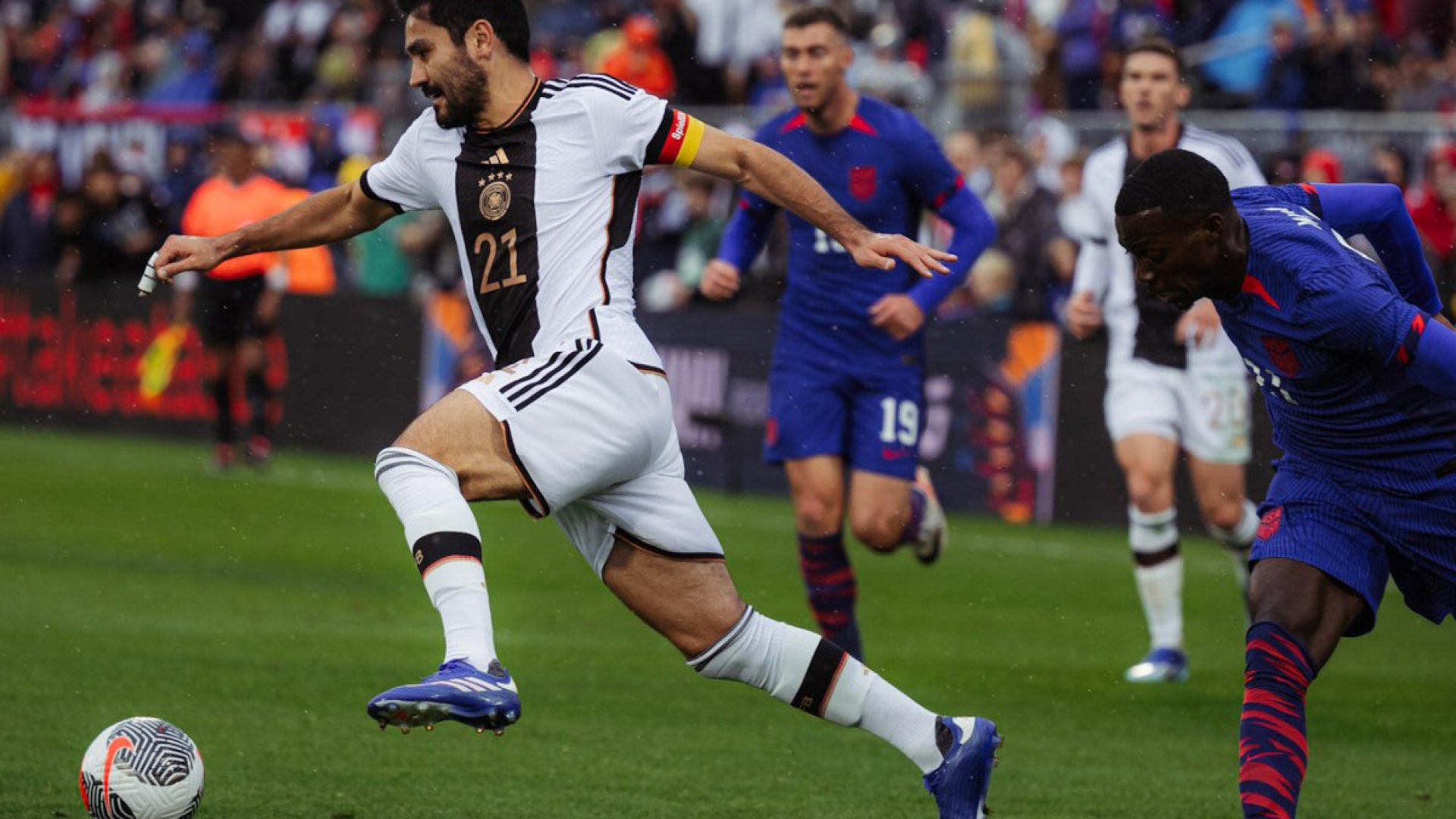 Alemania remonta en tres minutos y vence a Estados Unidos