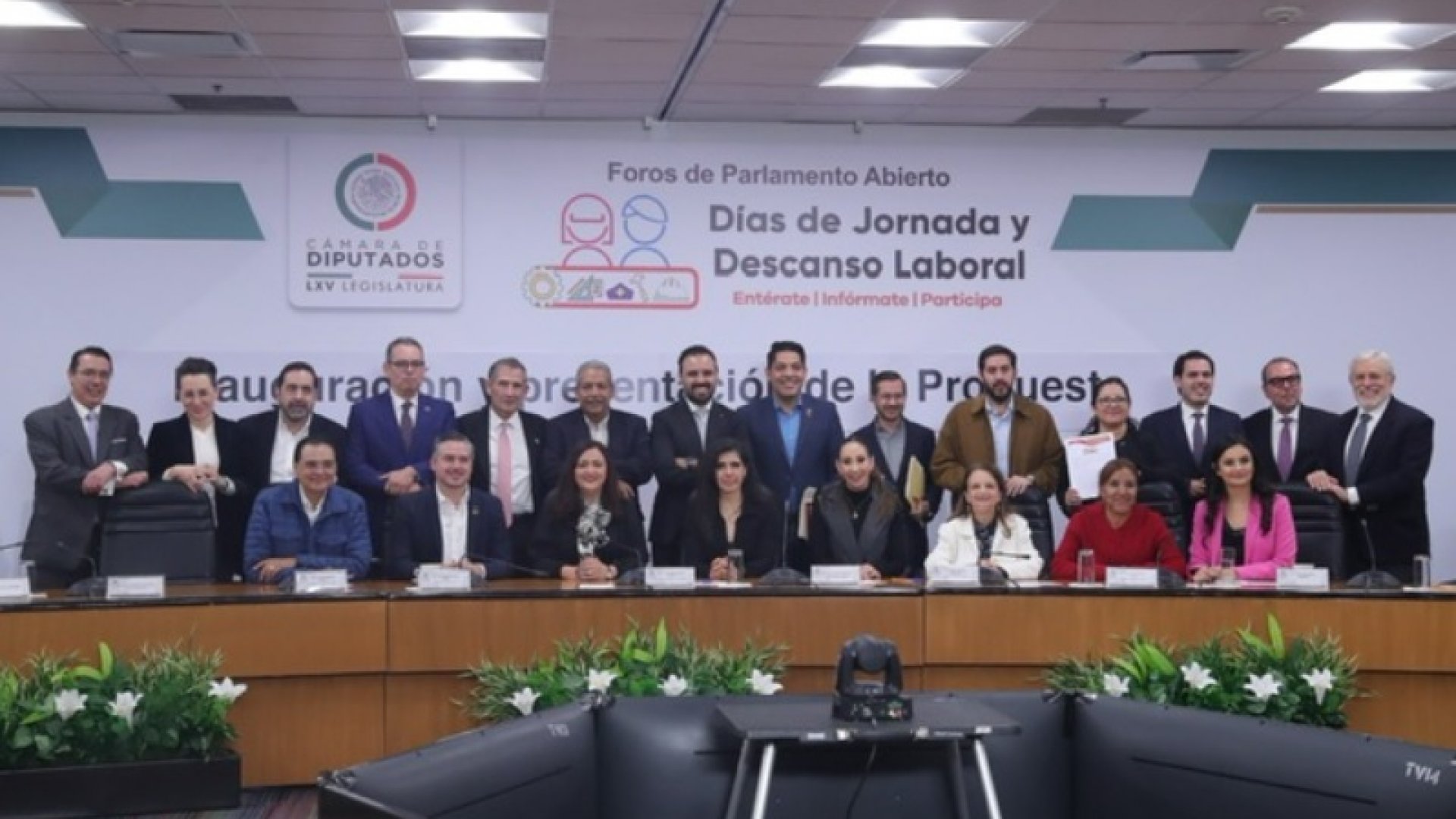 Empresarios se niegan a reducir jornada laboral a 40 horas; lo consideran peligroso para la economía