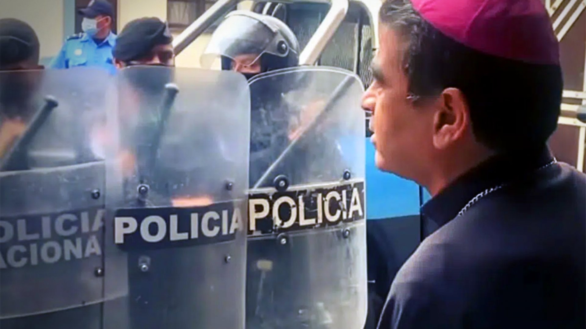 Excarcela Nicaragua a sacerdotes católicos