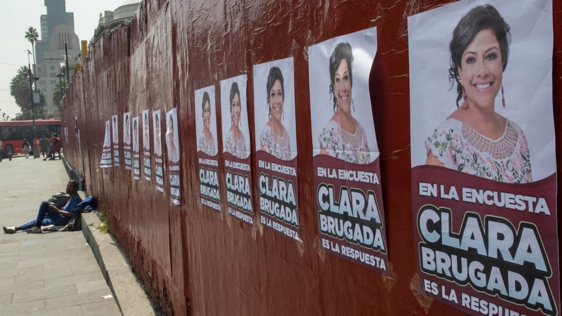 Clara Brugada se deslinda de propaganda a su favor