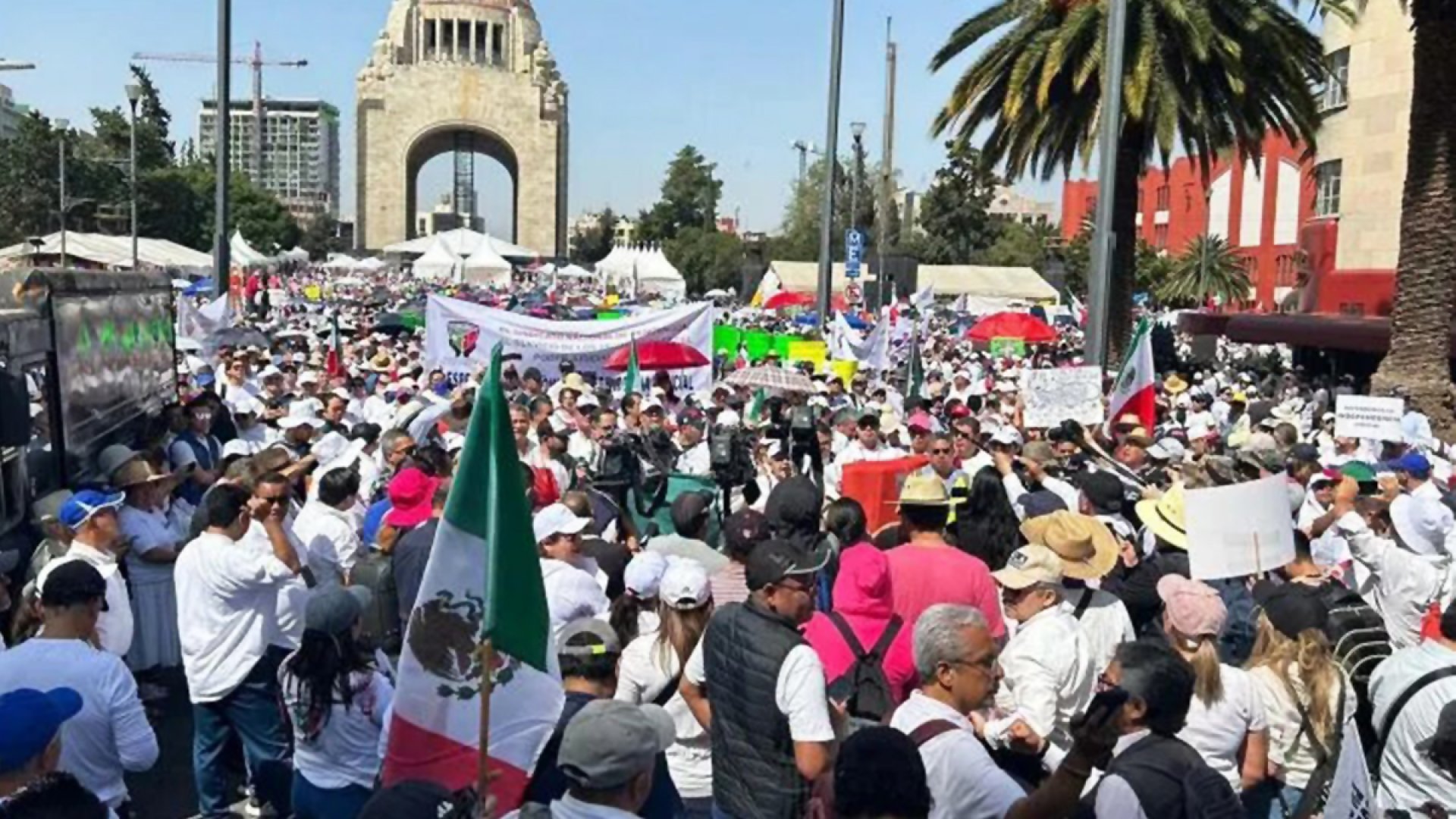 Poder Judicial marcha contra desaparición de 13 fideicomisos