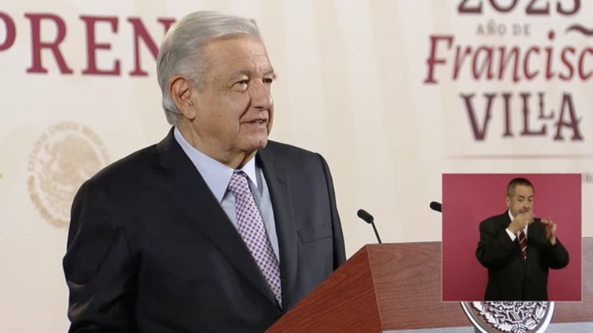 AMLO y sus funcionarios se colocan refuerzo contra COVID-19