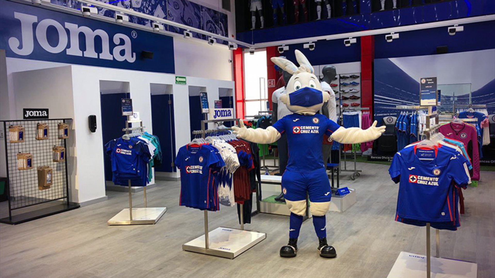 Transforma Cruz Azul tienda en centro de acopio