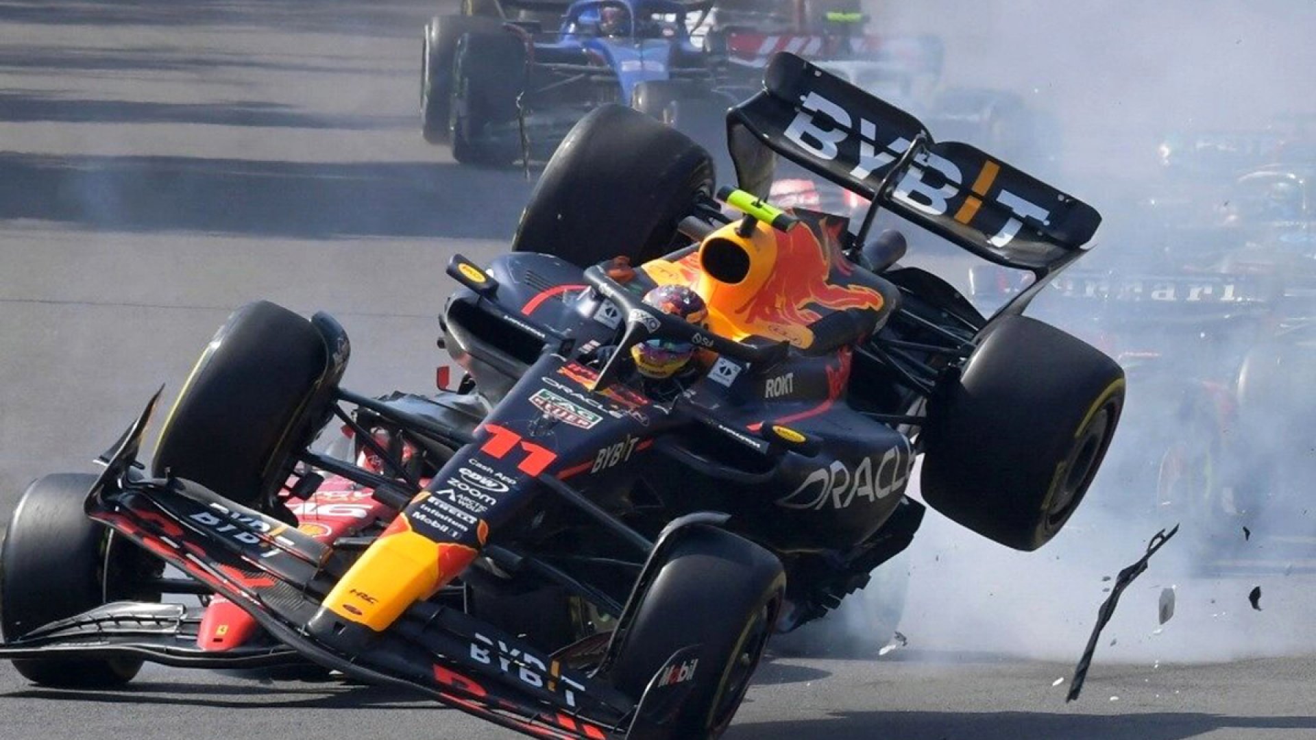 ‘Checo’ Pérez queda fuera en la primera vuelta del GP de México
