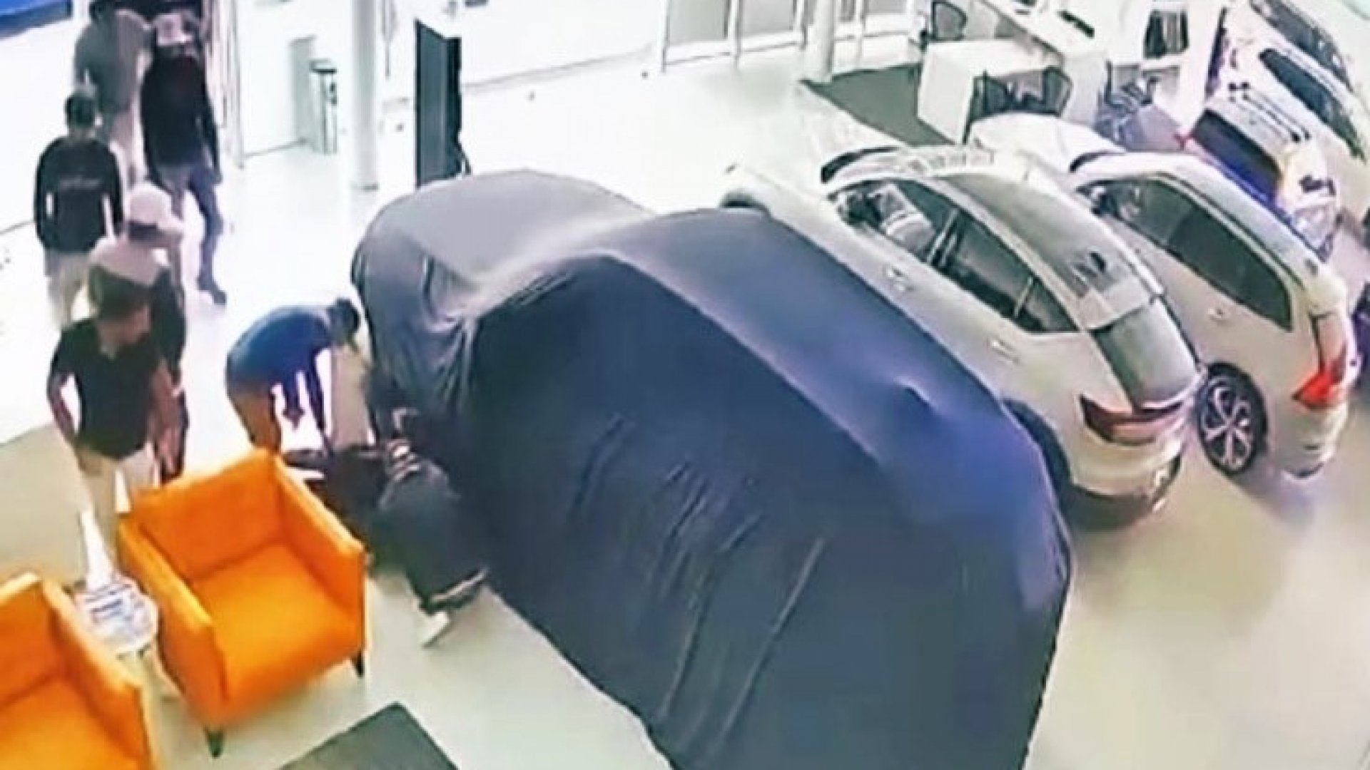 Roban una decena de autos en León, Guanajuato