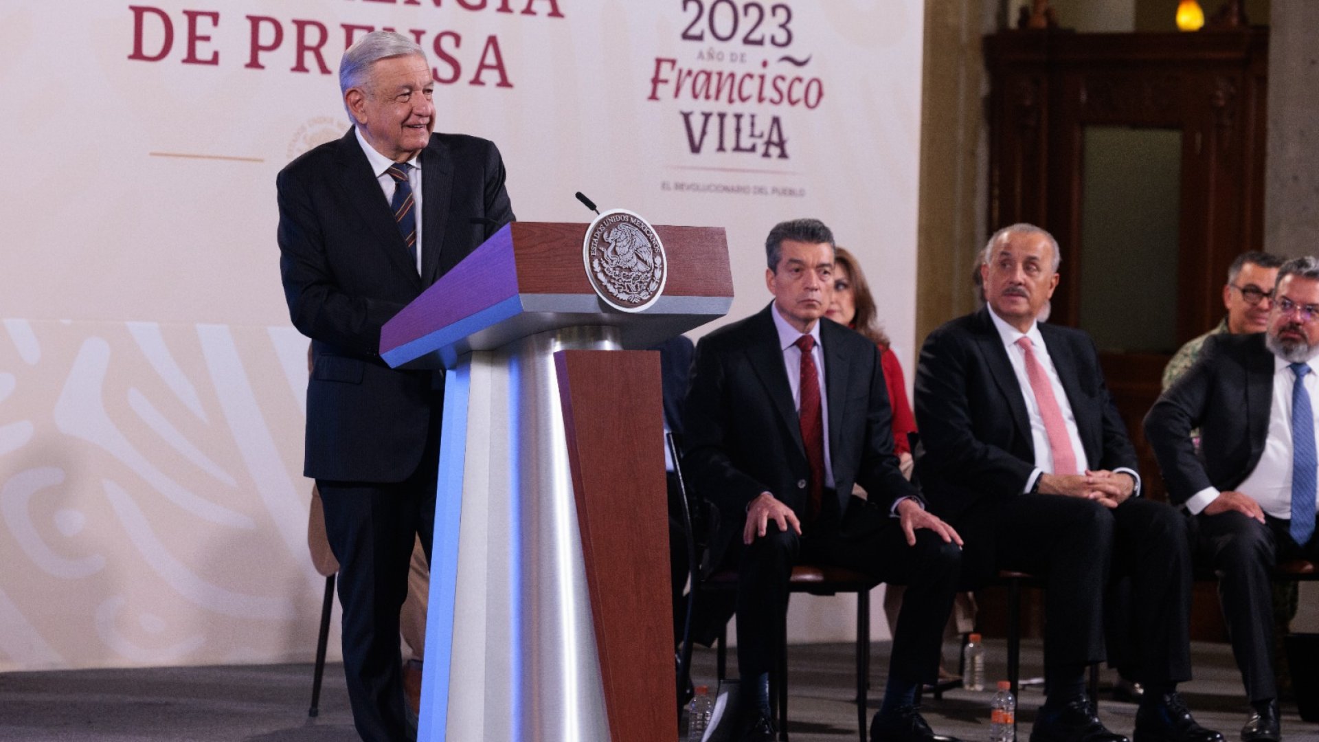 AMLO critica a ministro de la SCJN que asistió a la Fórmula 1 con un reloj Rolex