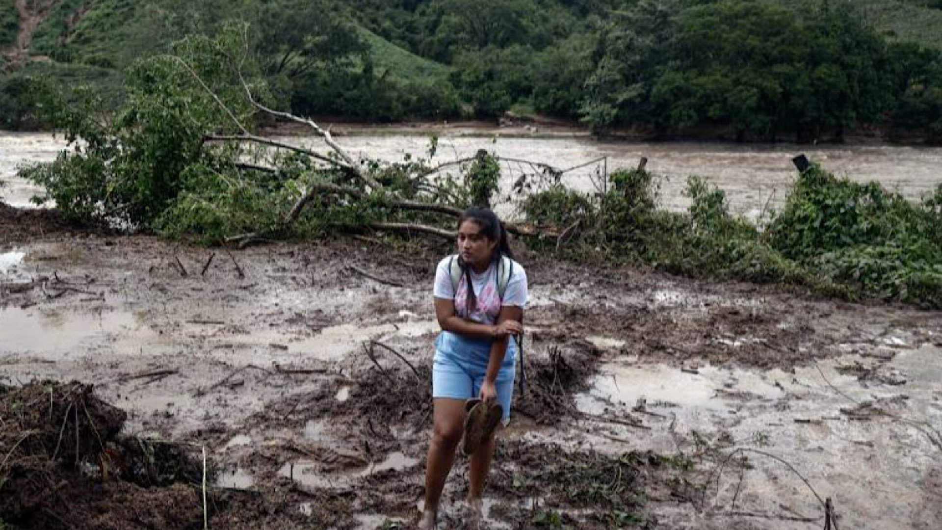 Huracán ‘Otis’ afectó a 296 mil menores en Guerrero, advierte Unicef
