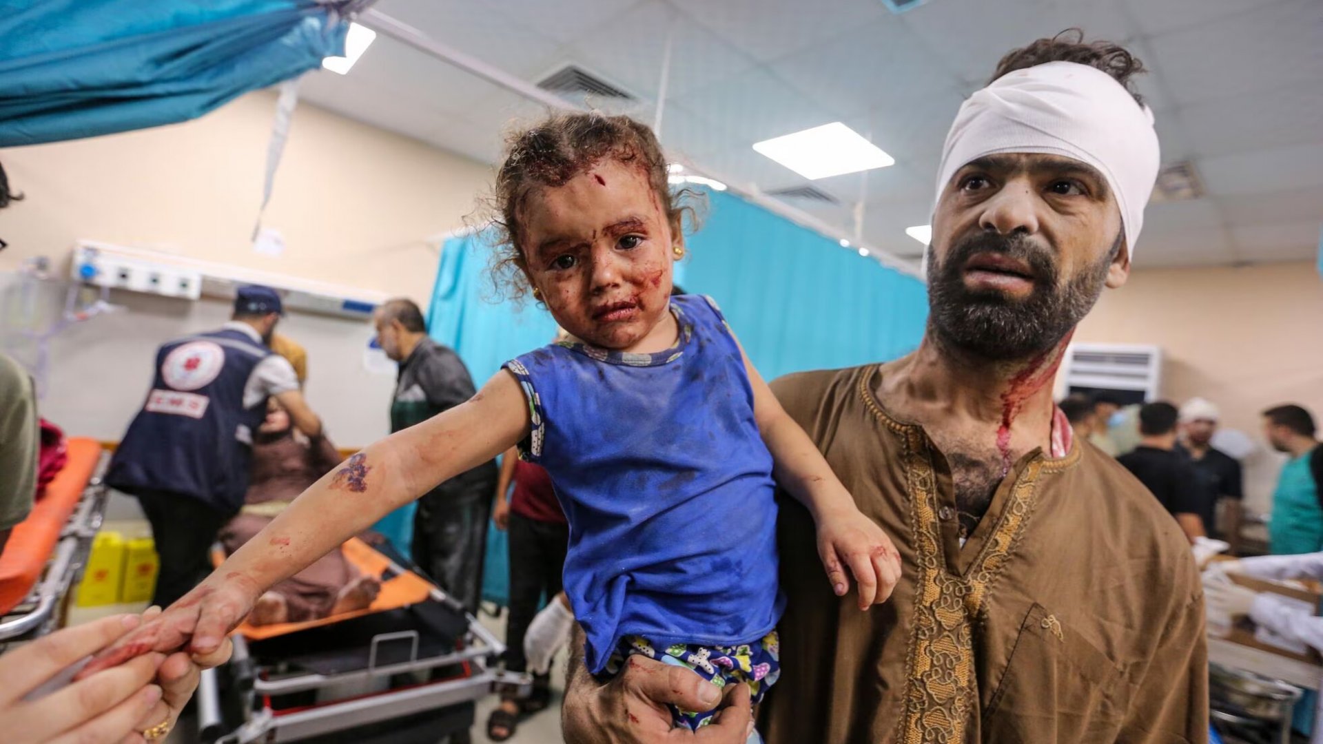 Israel bombardea por segunda ocasión un centro de refugiados en Gaza: Hamás