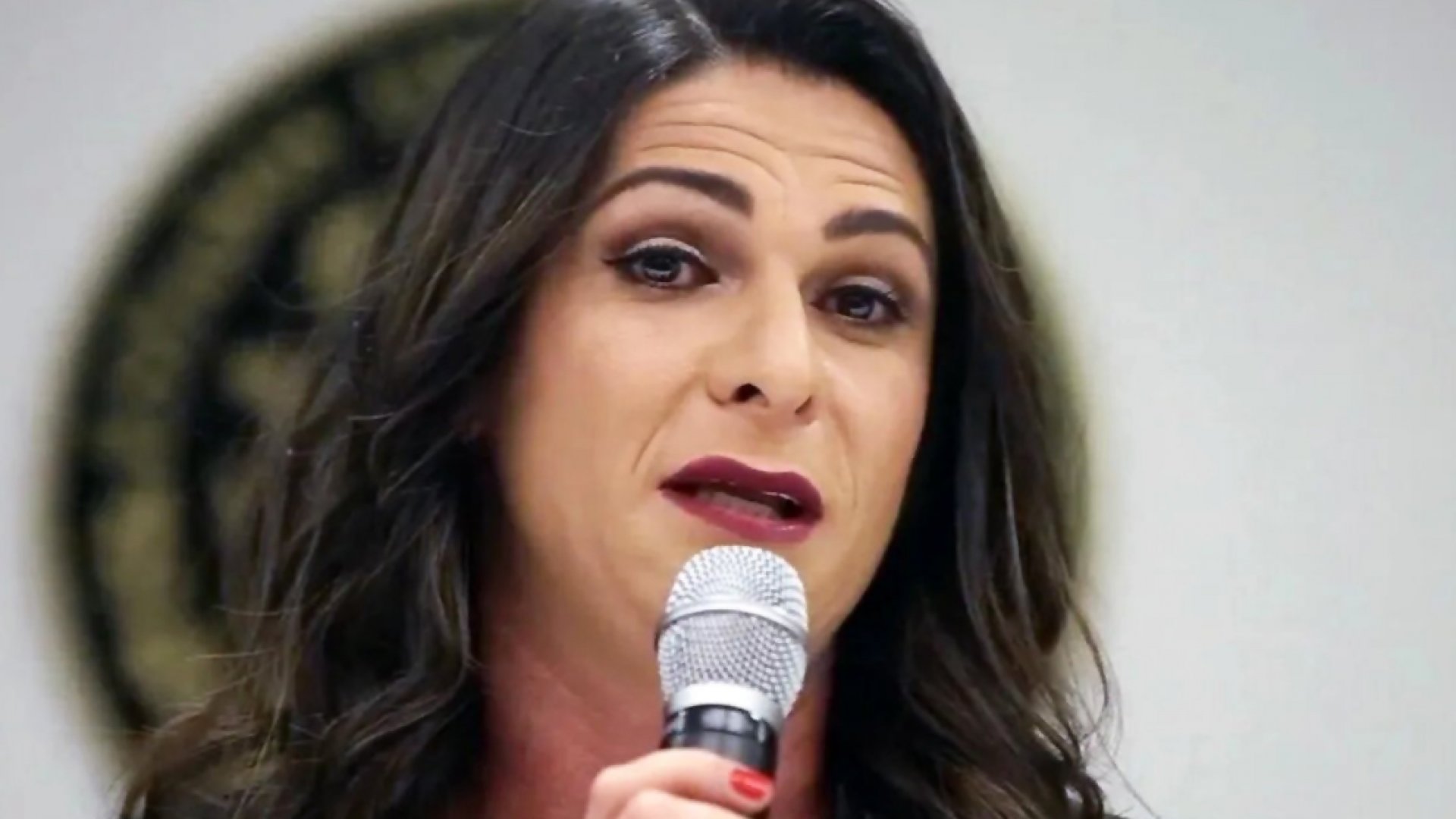 Ana Gabriela Guevara se plantea retirar estímulos económicos a atletas y donarlos a Acapulco