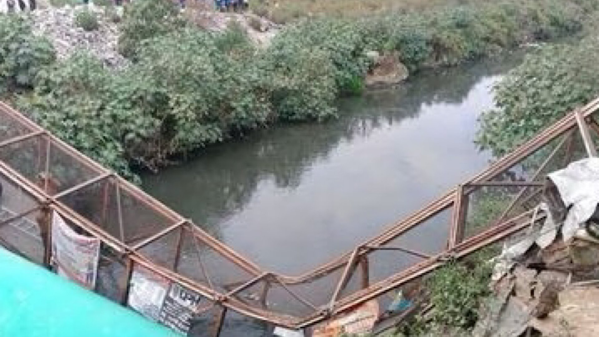 Colapsa puente peatonal en límites de Neza y Chimalhuacán; 15 heridos