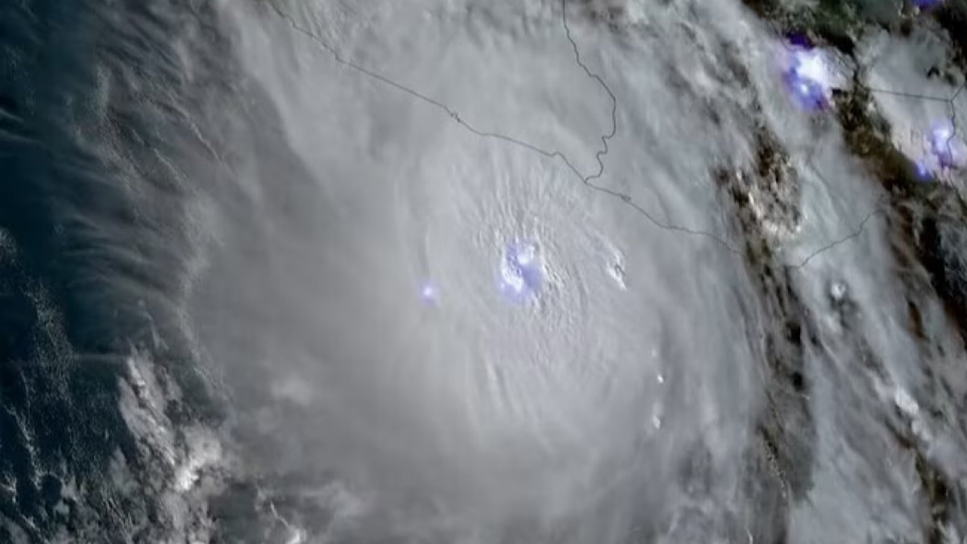 Huracán ‘Otis’ en el más fuerte en la historia del Pacífico Oriental: NOAA