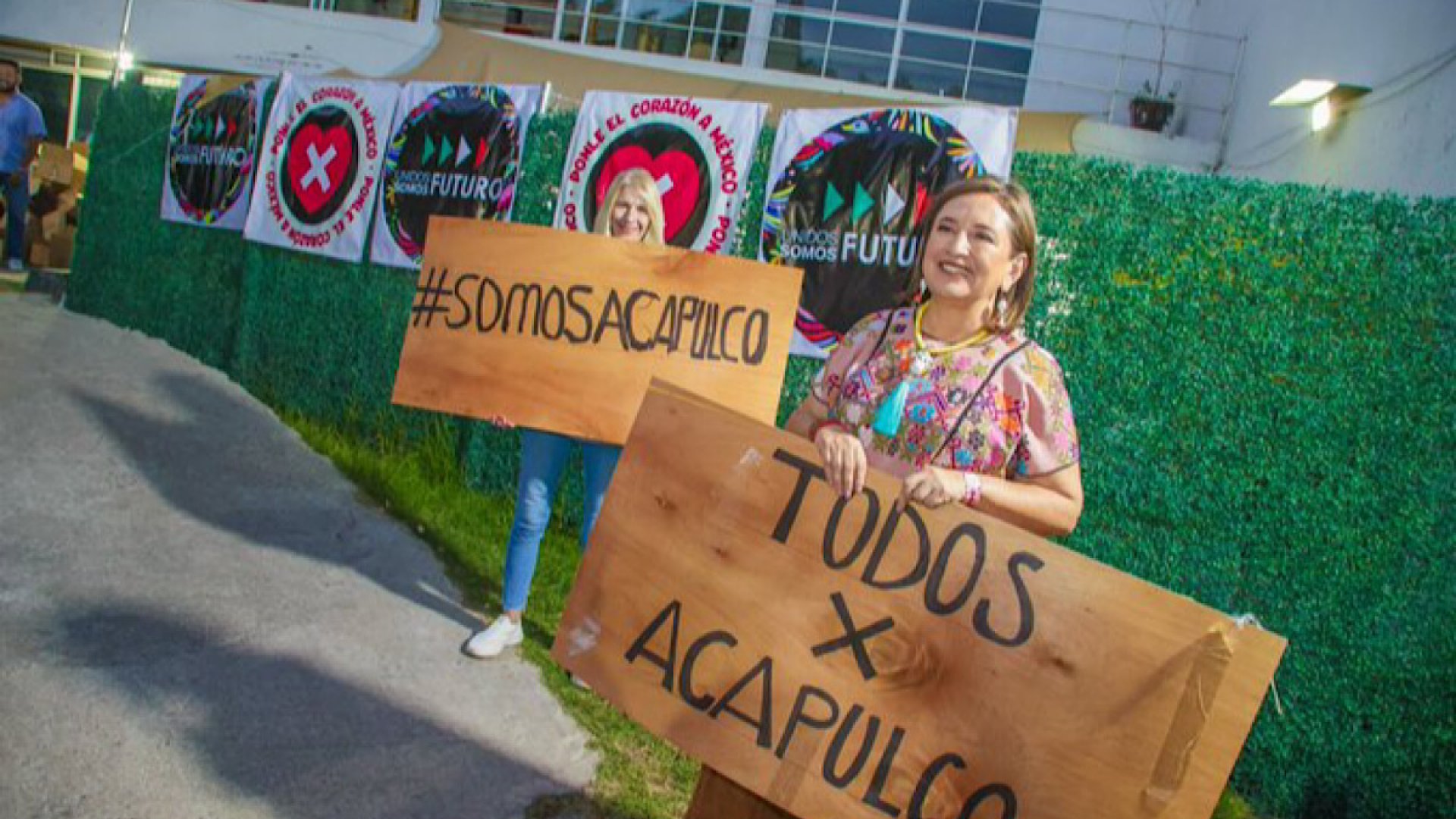 Xóchitl Gálvez recorre Acapulco y reconoce que ‘el desastre es de una dimensión brutal’