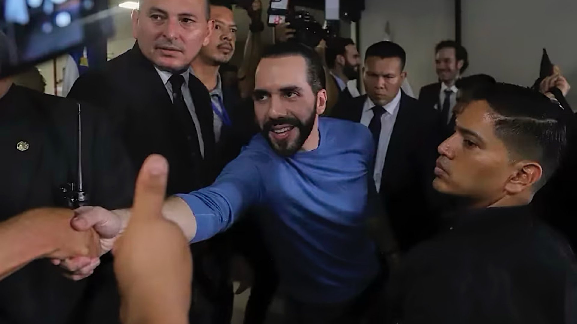 Nayib Bukele va por la reelección presidencial en El Salvador en 2024