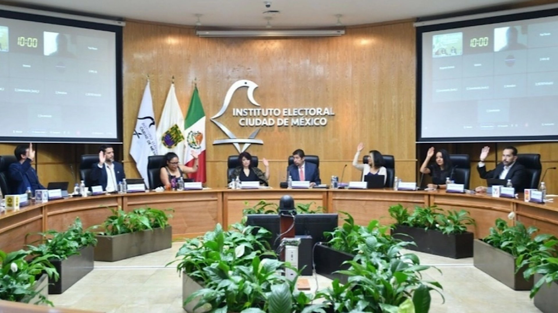Morena, PT y PVEM registran coalición para el gobierno capitalino