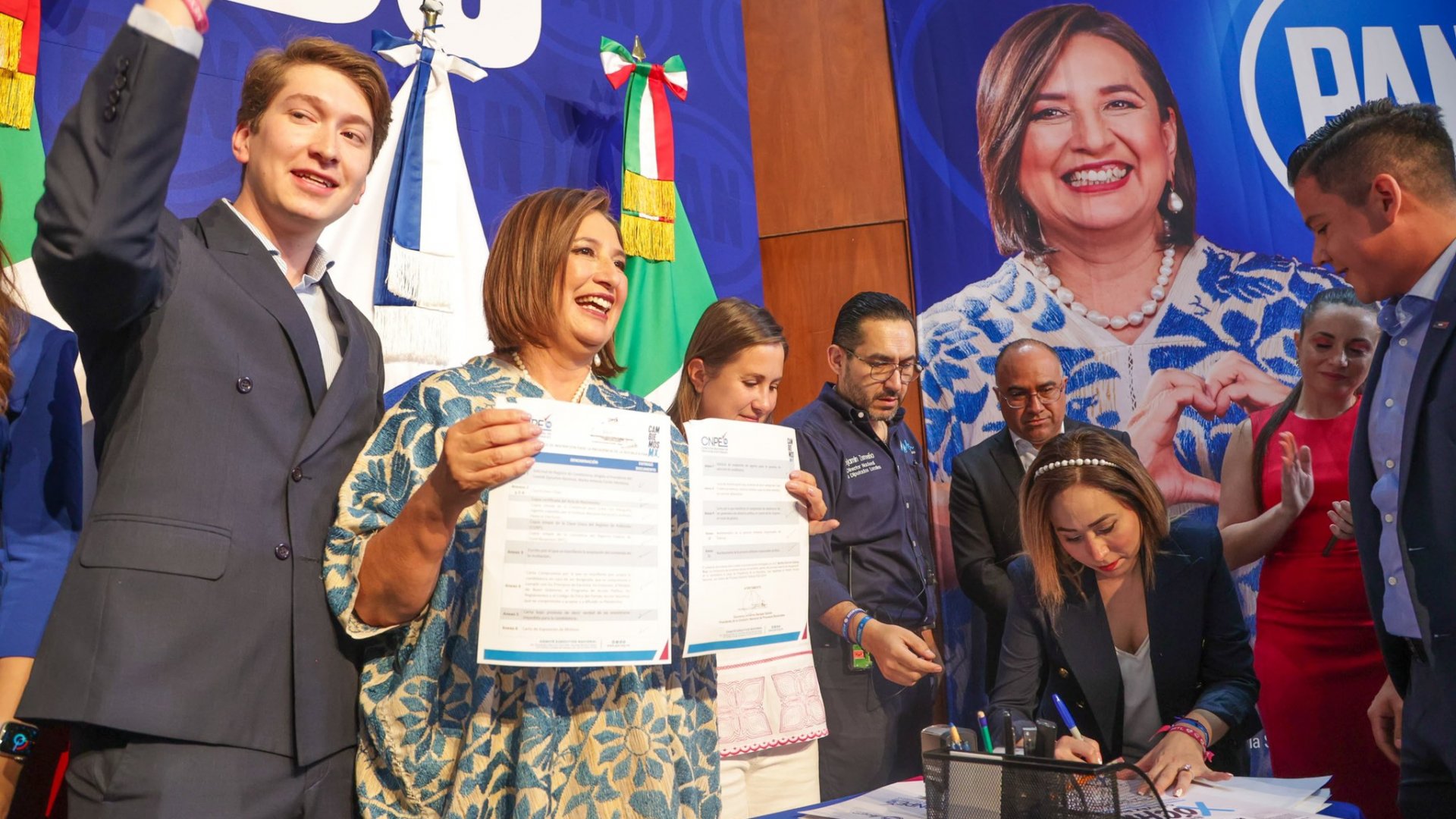 Xóchitl se registra formalmente como precandidata ante PAN