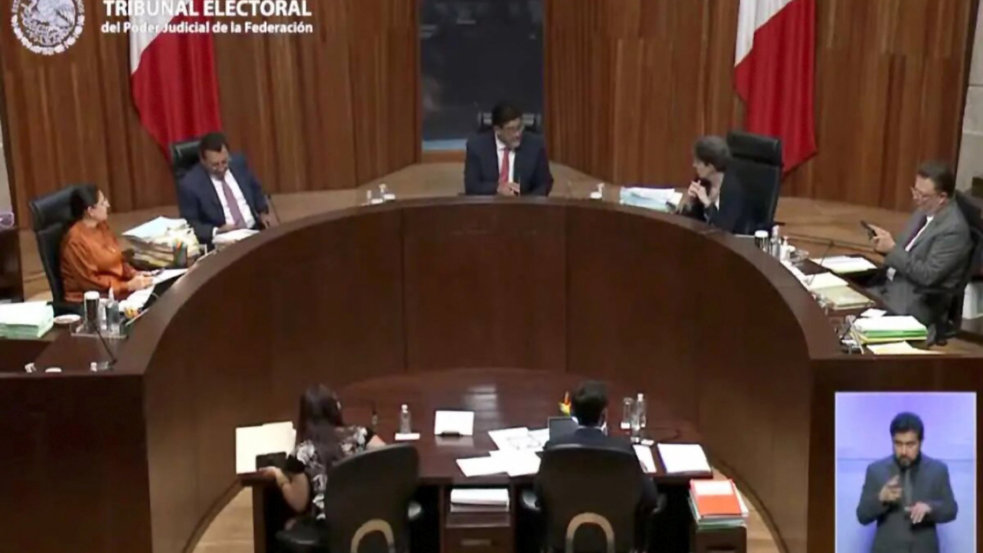 Tribunal confirma ‘paridad total’: van 5 mujeres y cuatro hombres por gubernaturas
