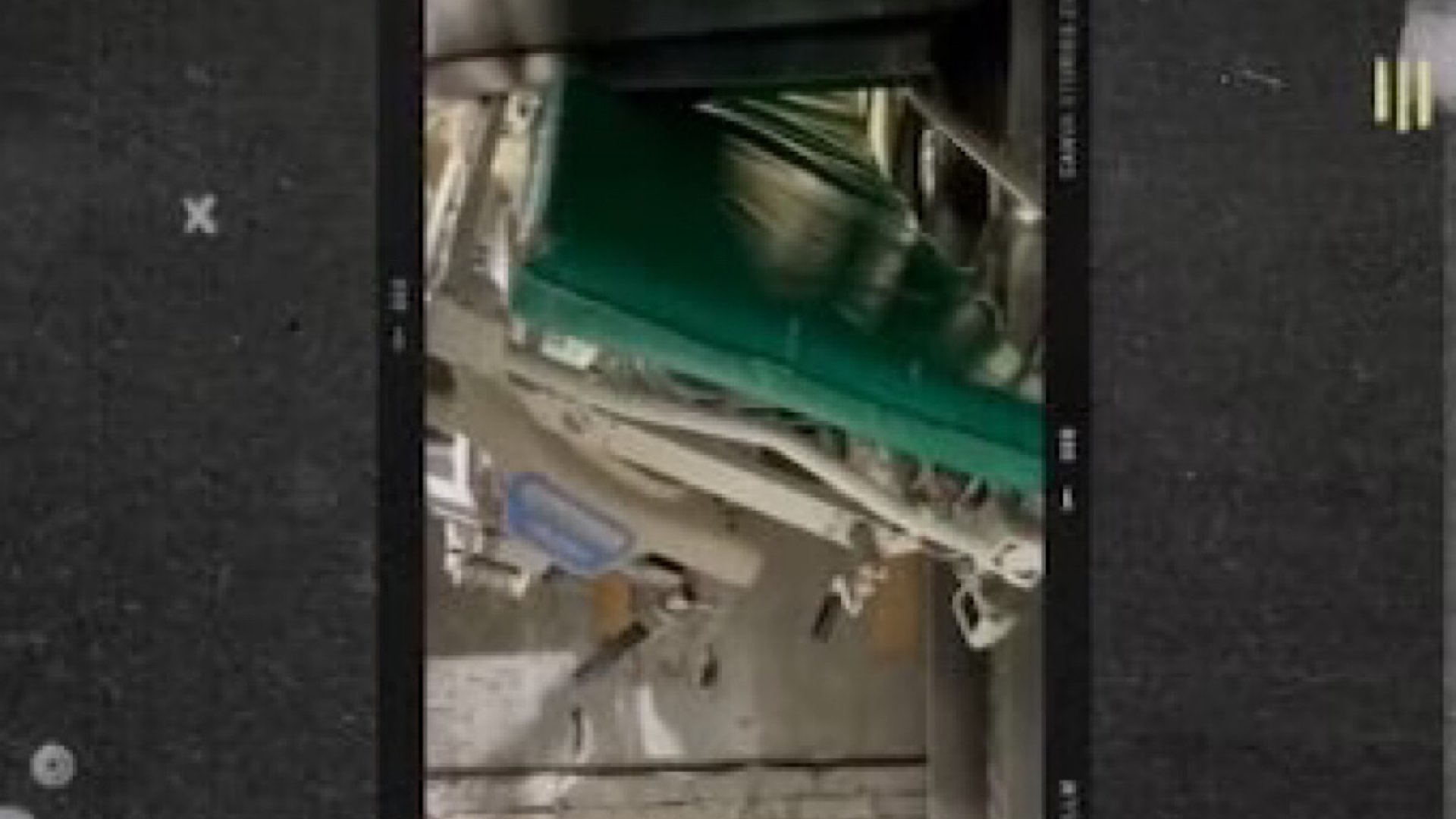 Elevador prensa camilla en hospital del IMSS de Monterrey…, y casi a un camillero