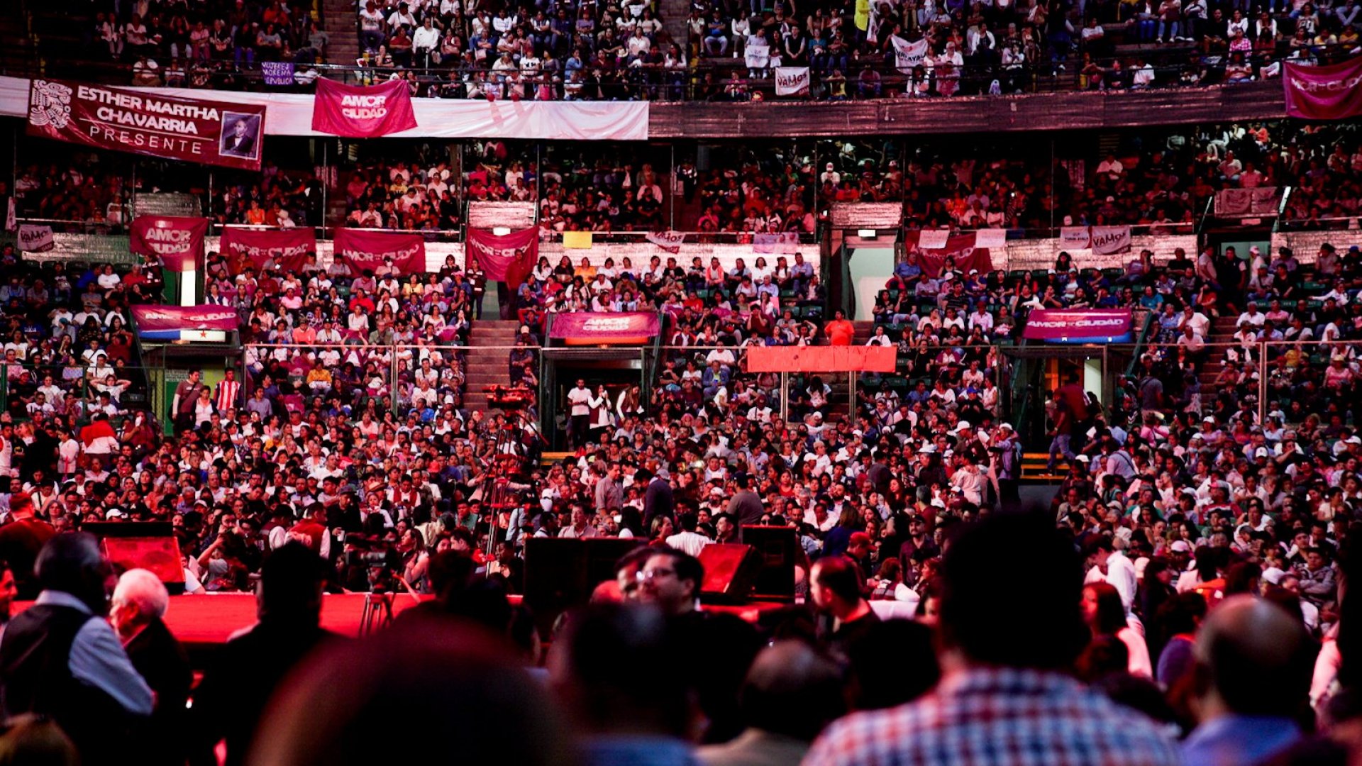 Repleta la Arena México con evento de Sheinbaum
