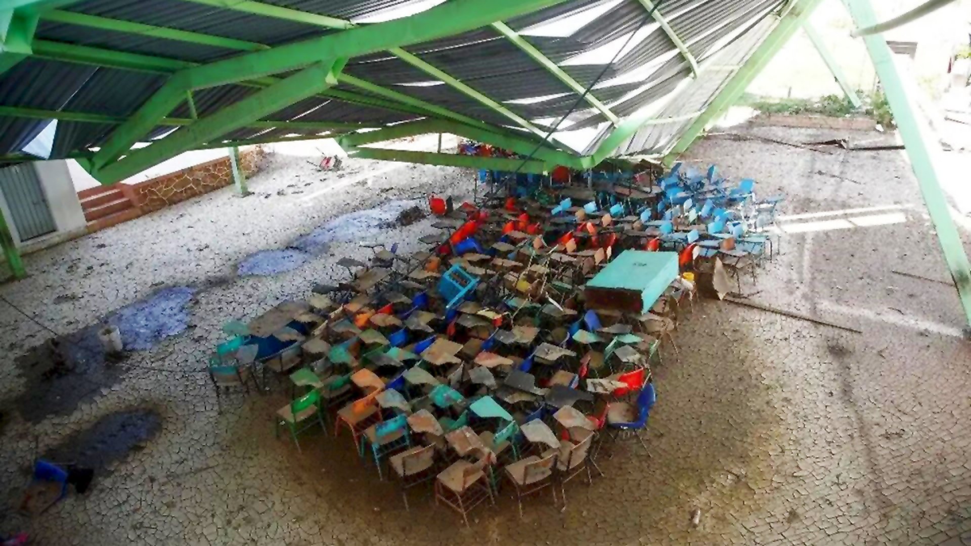 Al menos 341 escuelas dañadas tras paso de ‘Otis’: Secretaría de Educación Pública