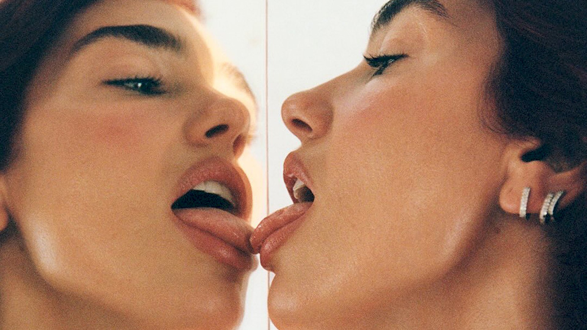 Dua Lipa le entra al pop psicodélico junto a Kevin Parker con la rola ‘Houdini’
