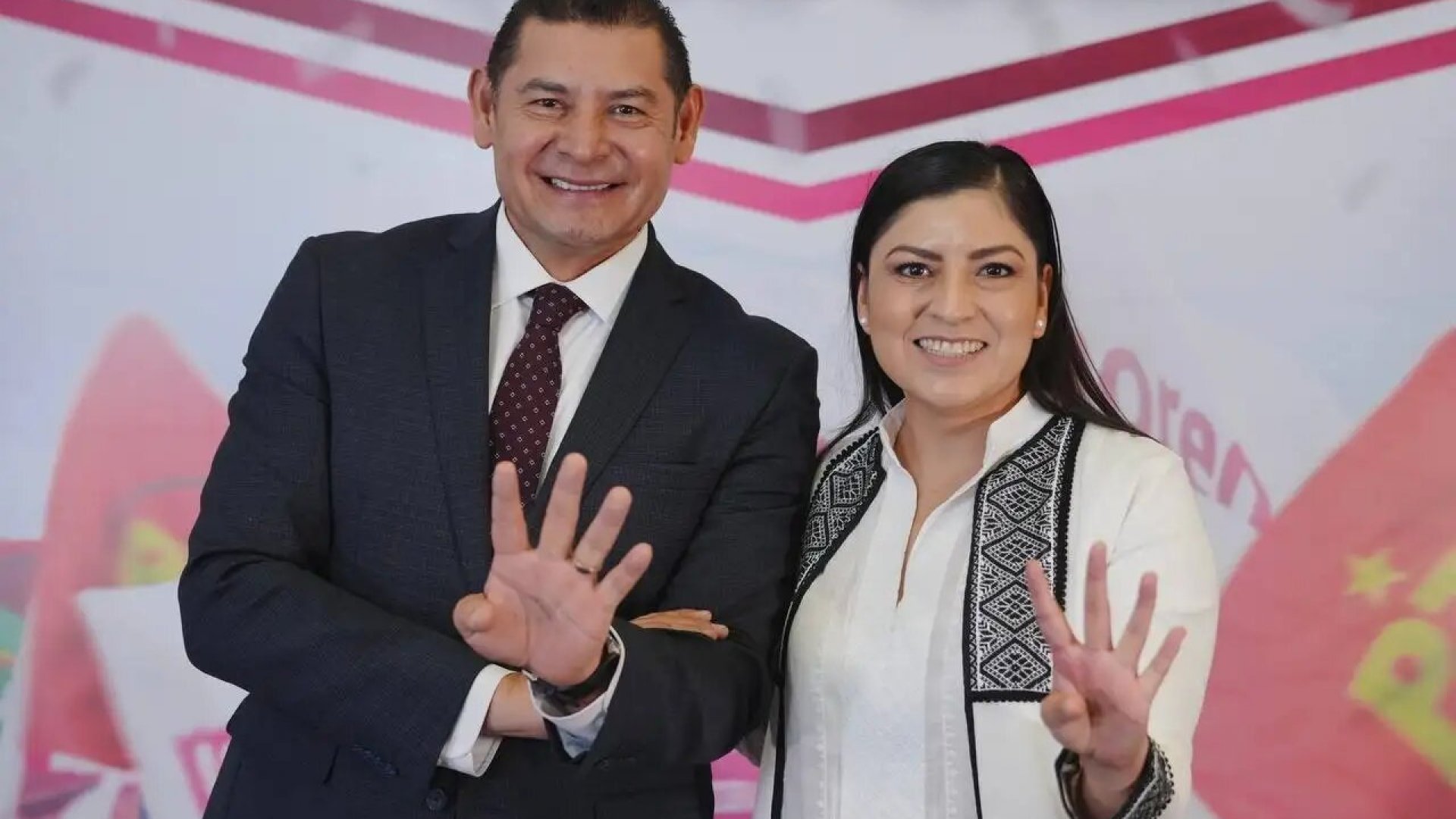 Alejandro Armenta y Claudia Rivera, punteros en encuesta de Morena en Puebla
