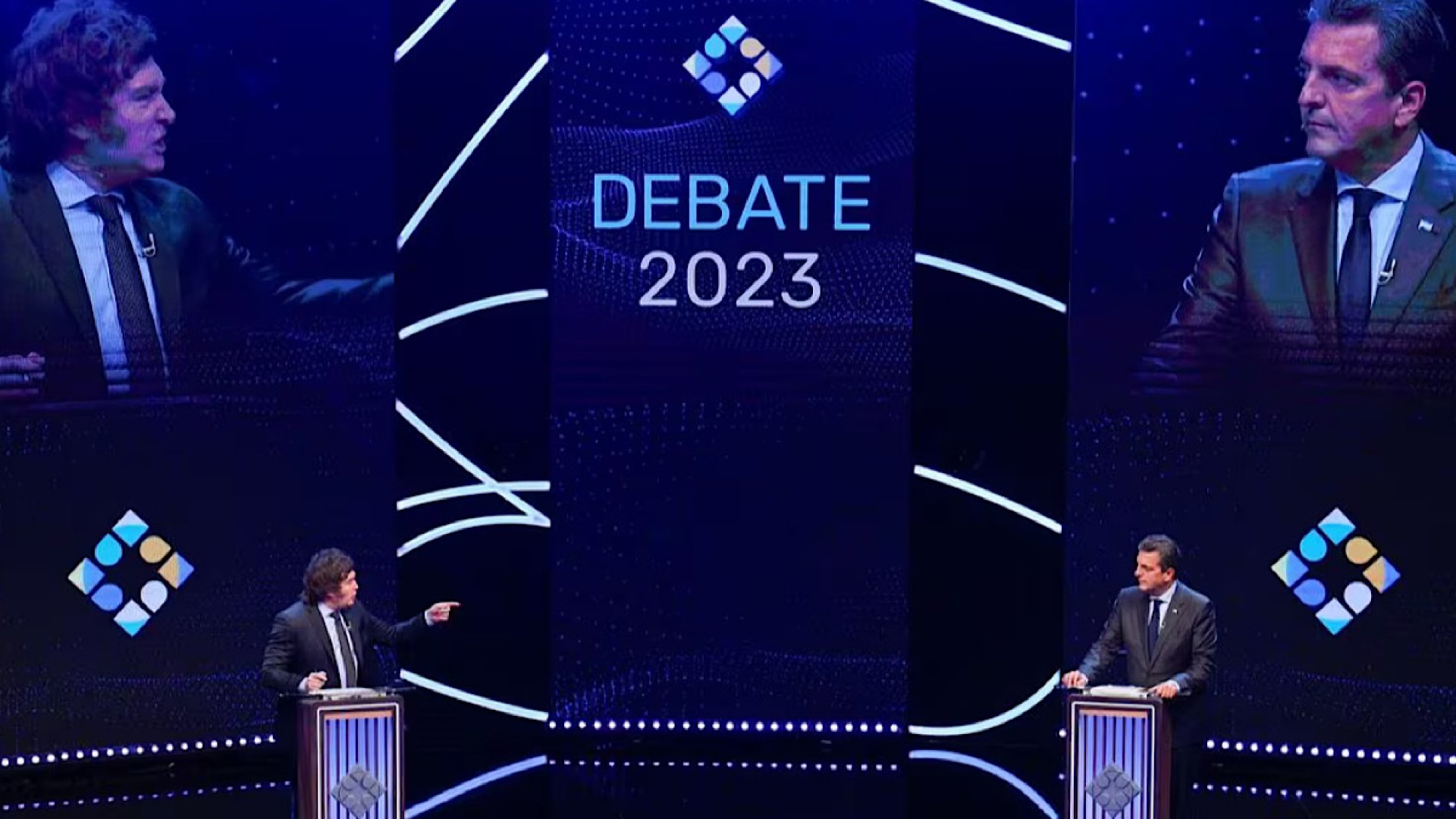 Massa arrincona a un Milei apagado en el último debate presidencial en Argentina