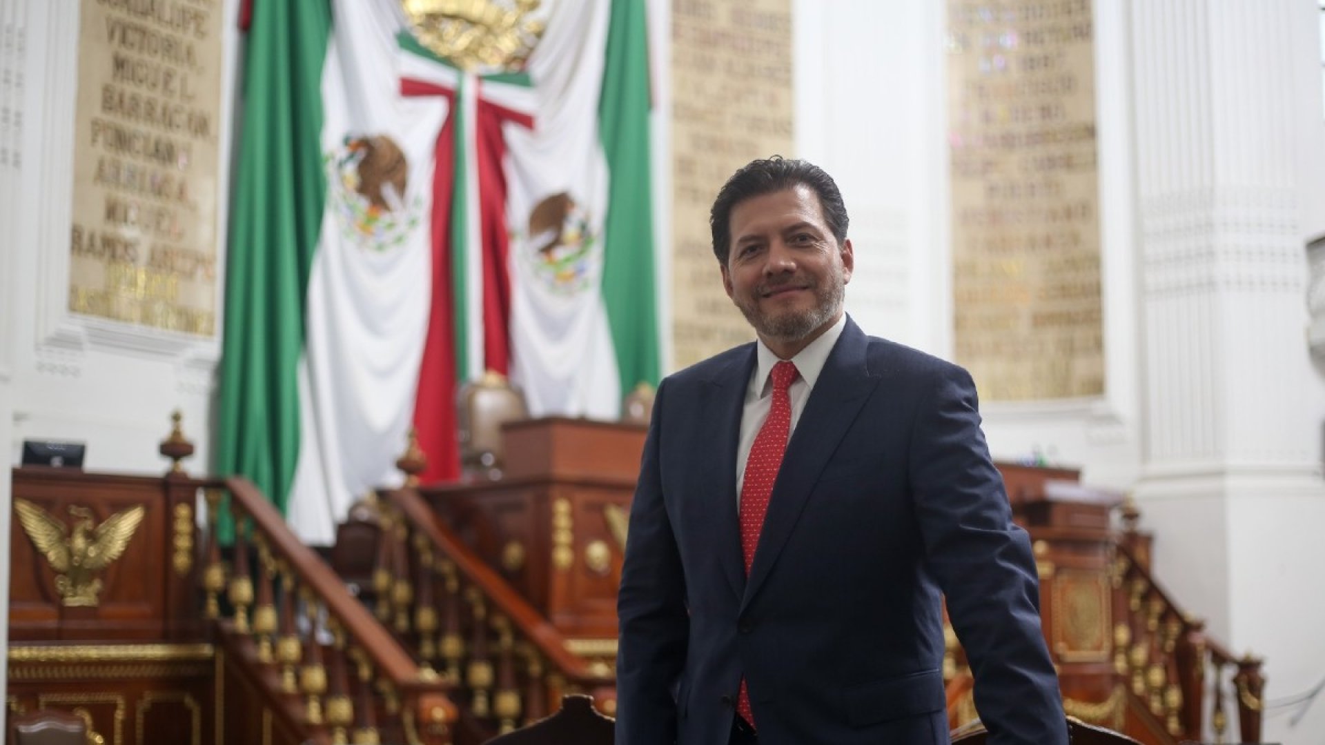 Morena invita a Víctor Hugo a su partido