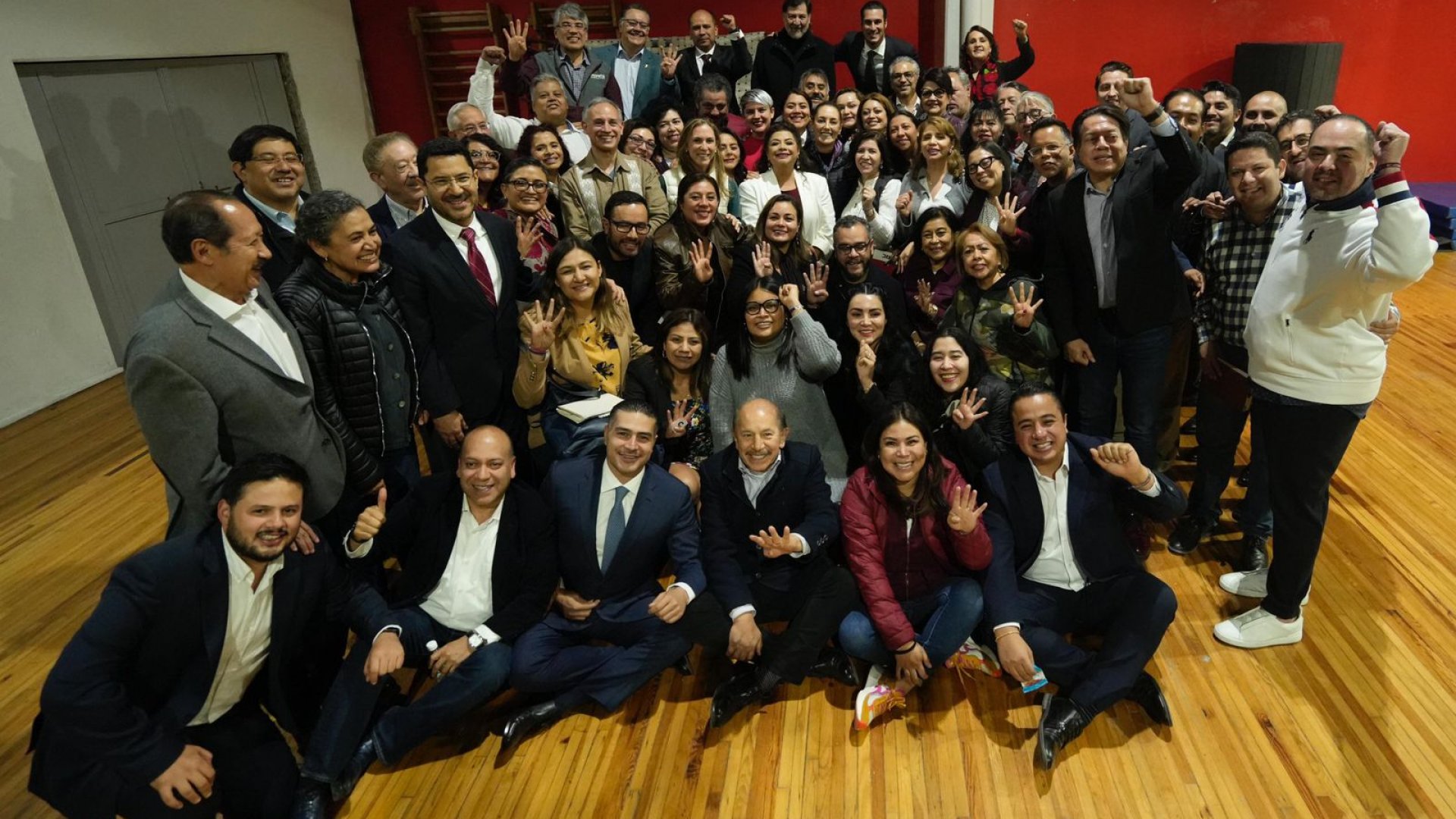 Claudia postea foto con Brugada, Harfuch, Noroña, Batres y Delgado