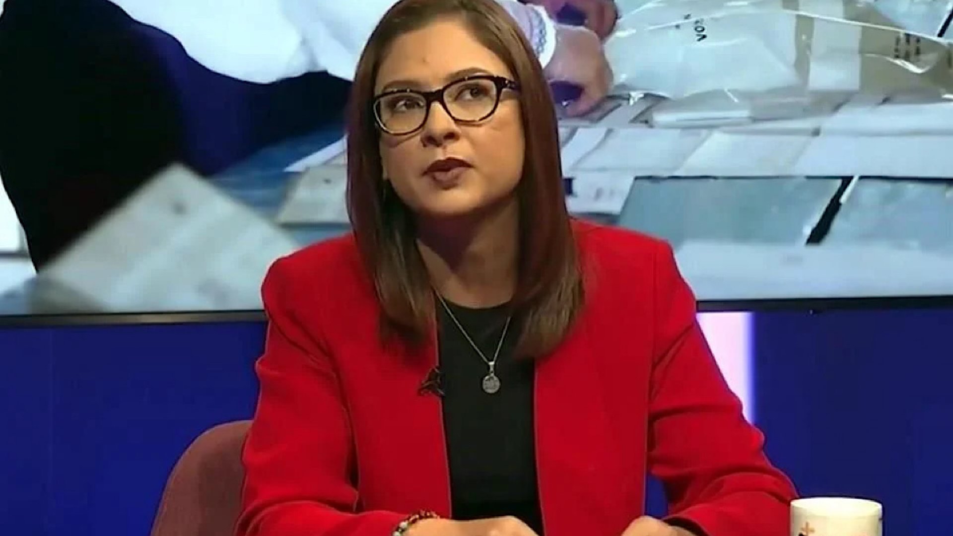 Renuncia directora de INE, tras alteración de frases de AMLO