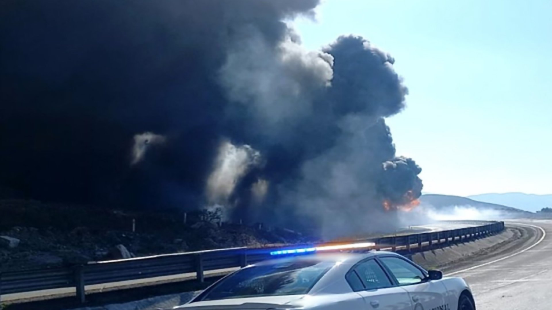 Explota una pipa con combustible en la autopista Puebla-Córdoba