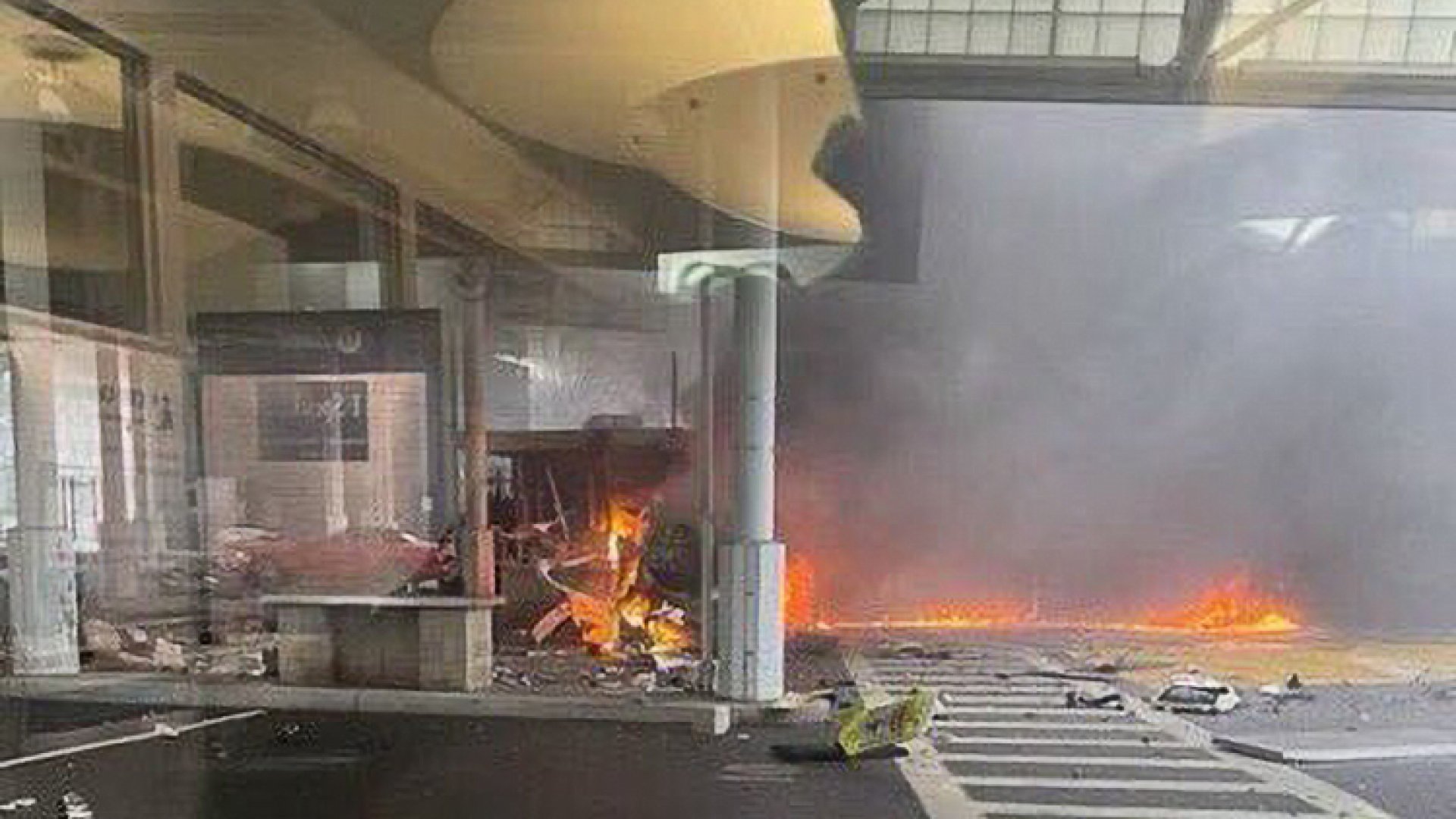 Explota vehículo en puente fronterizo entre EU y Canadá; pudo ser un acto terrorista