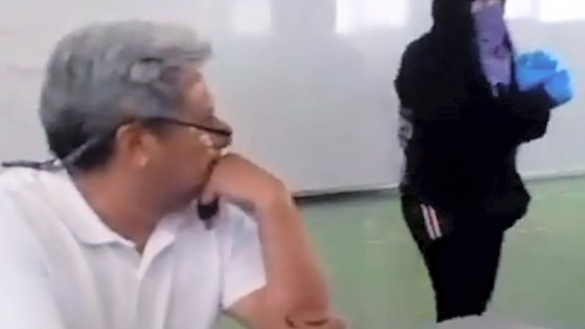 Director de Centro de Estudios Científicos y Tecnológicos 8 encubrió a maestro acosador