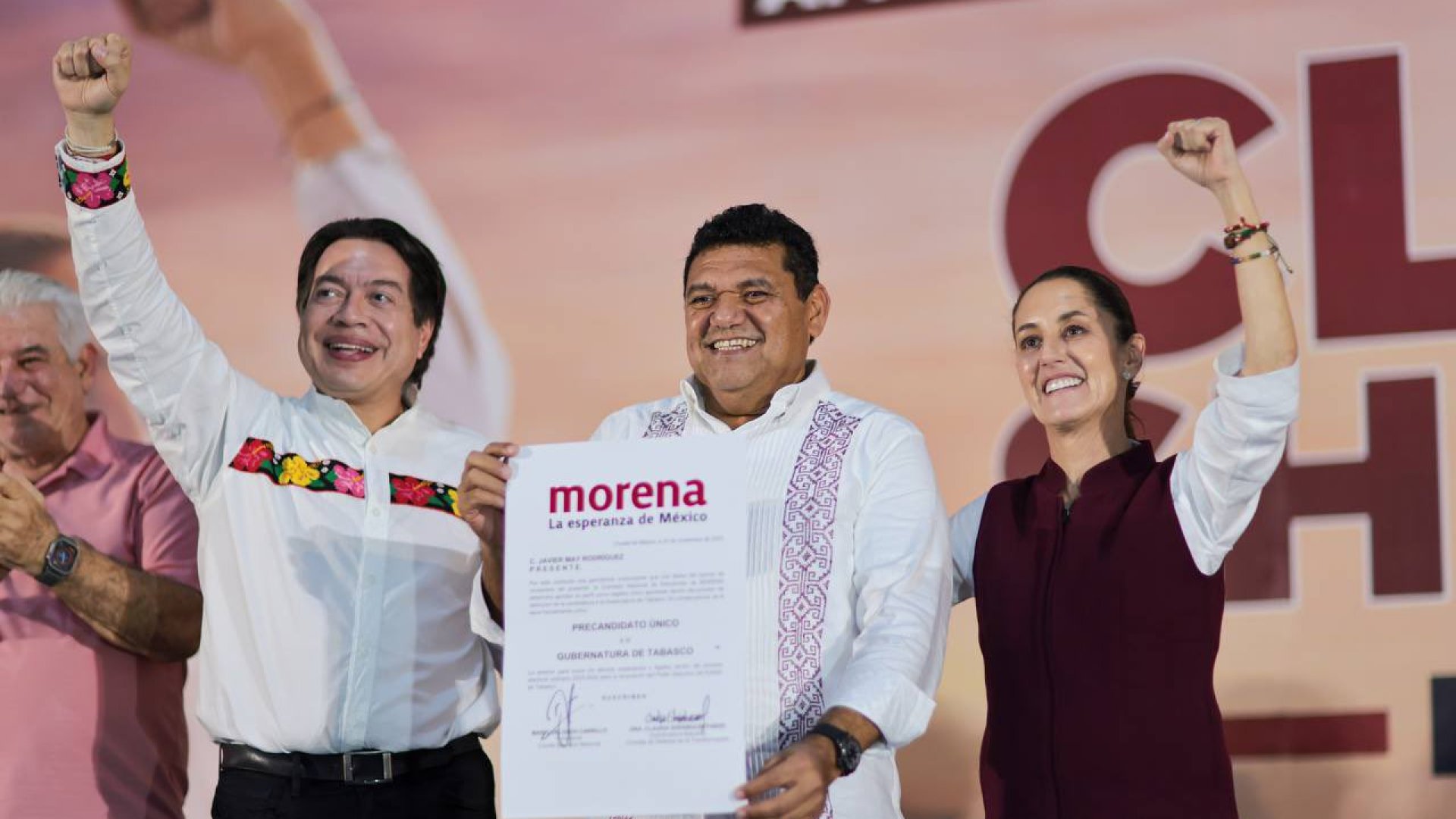 Recibe Javier May constancia como precandidato de Morena