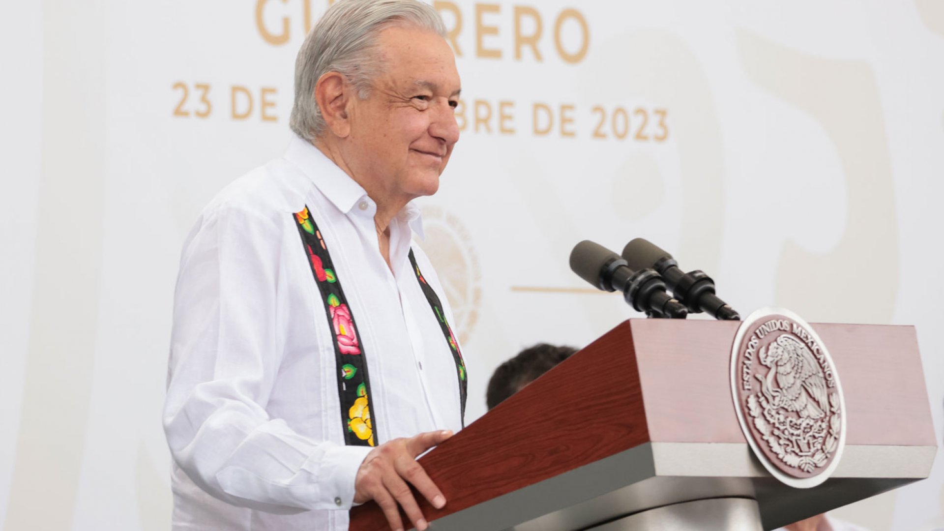 López Obrador anuncia apoyo a familias afectadas de Acapulco y Coyuca de Benítez en autoconstrucción de viviendas