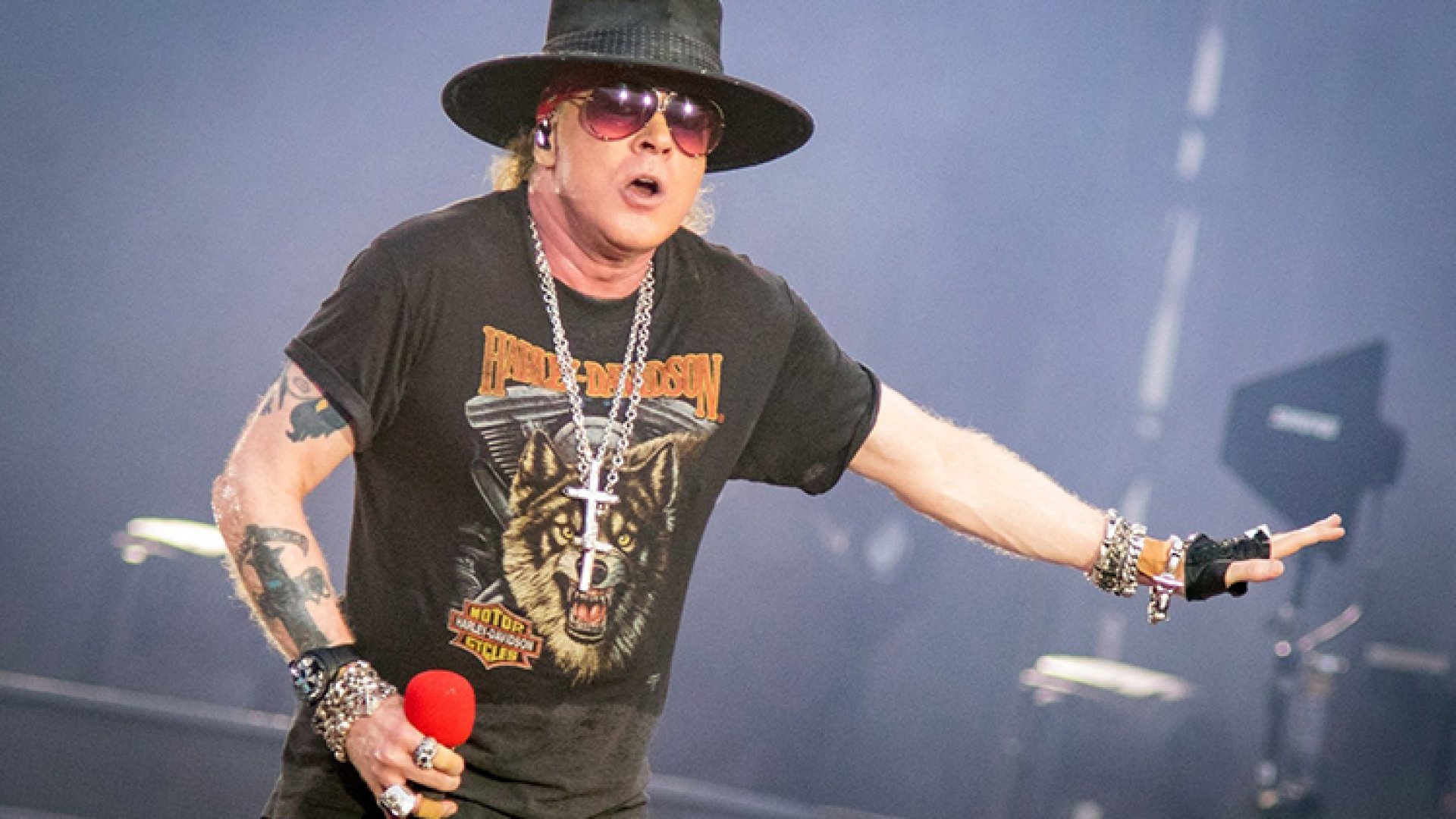 Demandan a Axl Rose y Jamie Foxx por abuso sexual