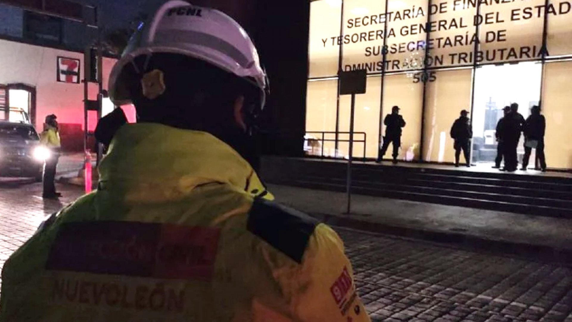 Desalojan edificio de Tesorería de MTY por amenaza de bomba