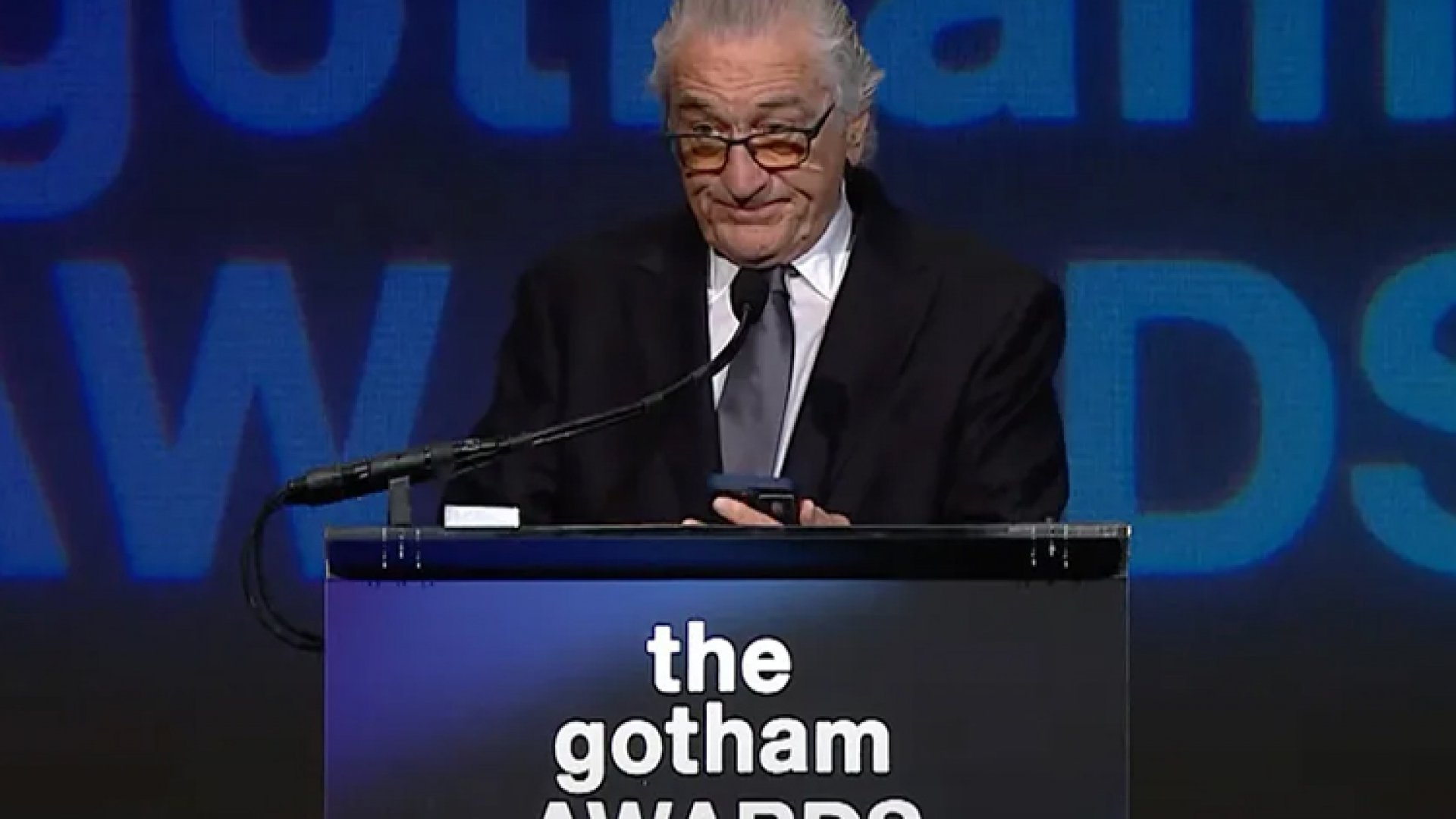 Acusa Robert De Niro censura de su discurso anti-Trump en Premios Gotham