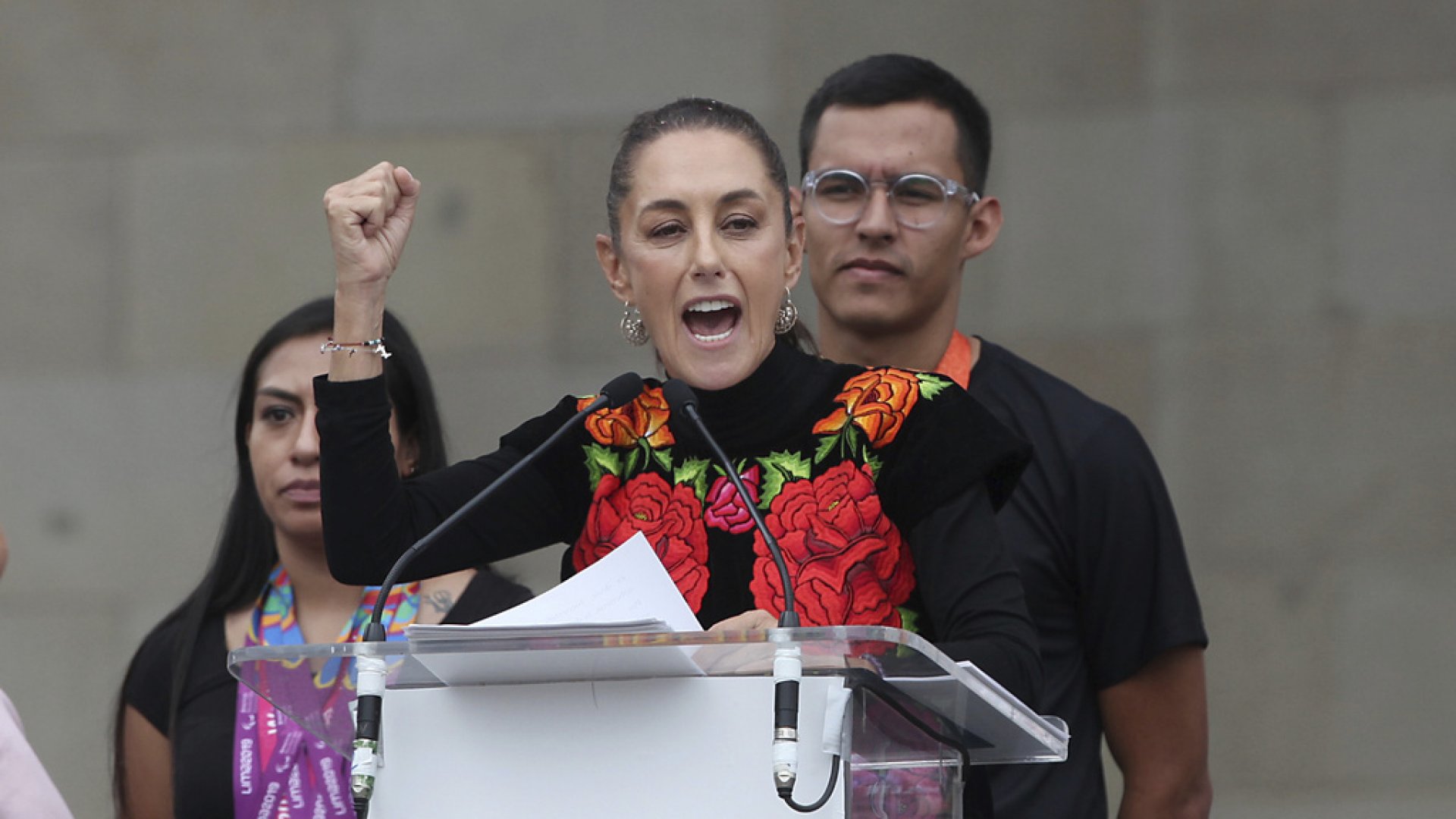 Claudia Sheinbaum niega recibir ‘línea’