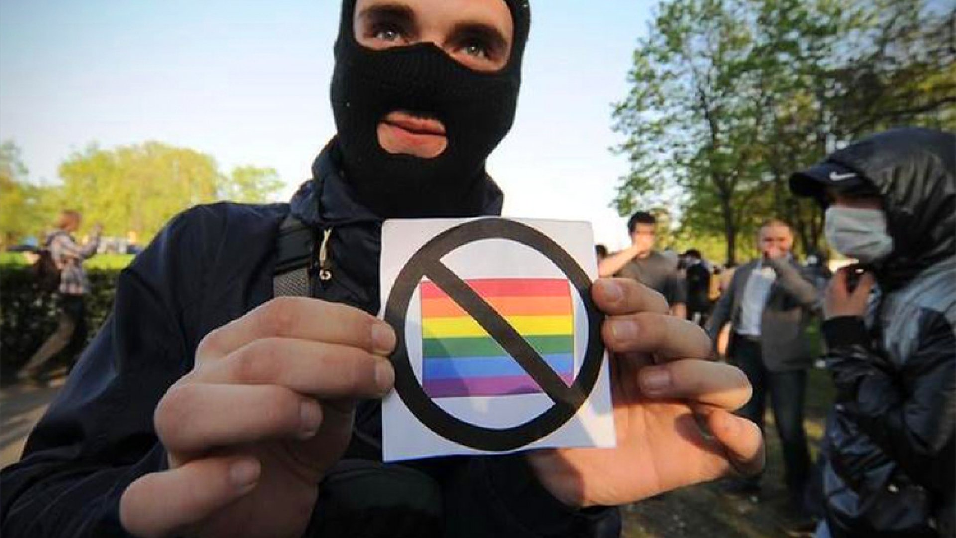 Rusia declara organización extremista al movimiento LGBTQ+