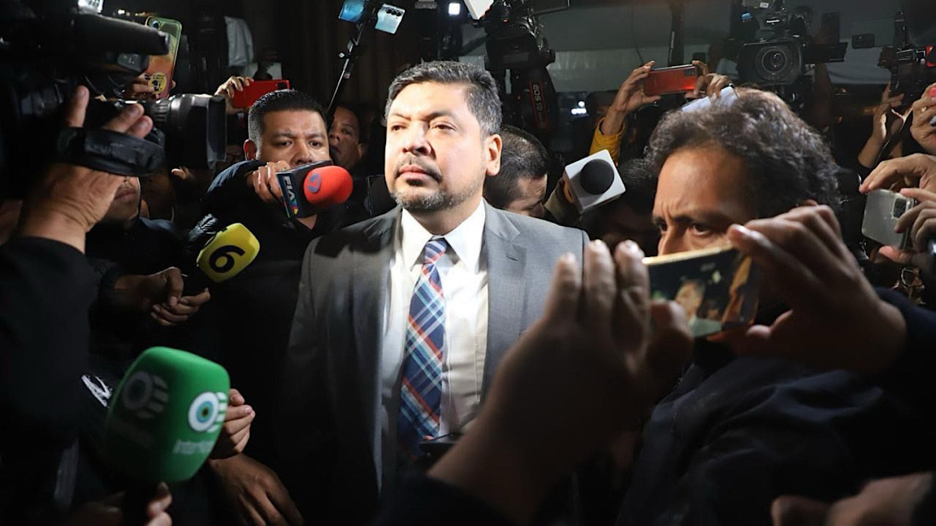 Revés de la SCJN a Samuel García: confirma a Luis Enrique Orozco como gobernador interino