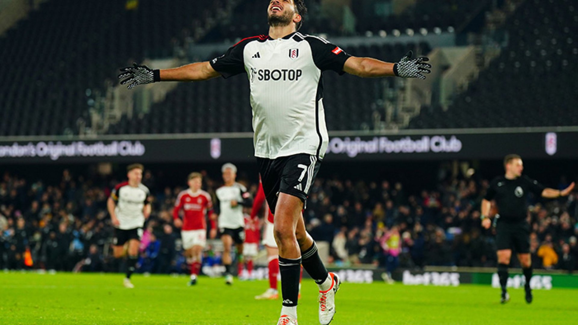 Raúl Jiménez despierta con doblete en el Fullham vs. Nottingham